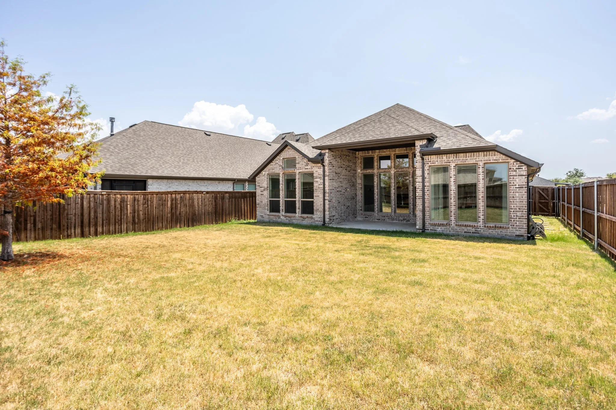 Single Family Residence For Sale in Denton County , 340 Moonvine Drive, Little Elm, Texas 75068, 4 Bedroom, 4 Bathroom, 2 Garage spaces, 2,653 Sqft, built in 2021, mls#21366440, Real Estate Agent in Little Elm, Homes For Sale in Denton county, Homes For Sale in Little Elm, Realtor in Little Elm Texas, Real Estate Brokerage Independent Realty Texas, Luminita Cordes Realtor