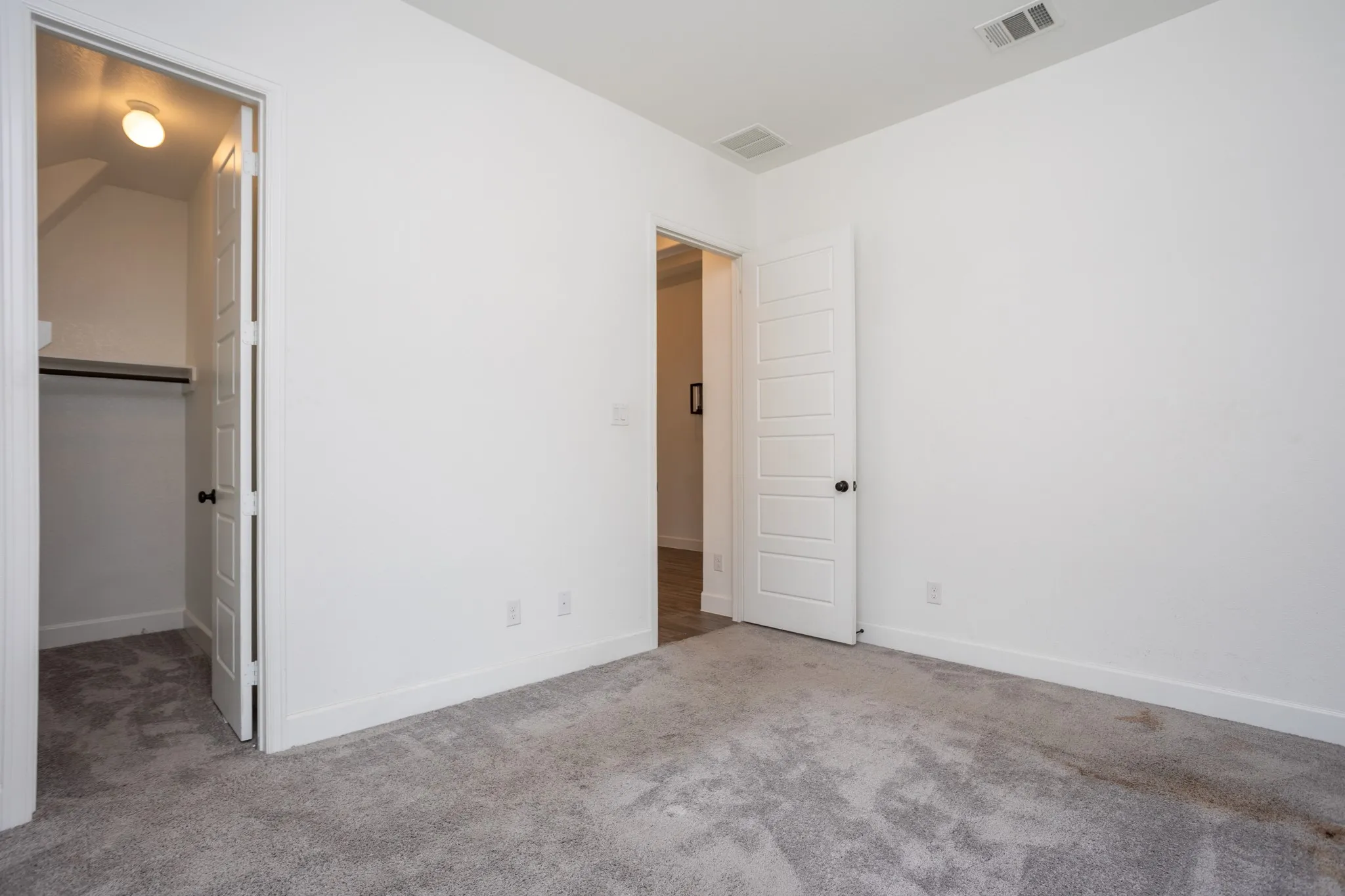 Single Family Residence For Sale in Denton County , 340 Moonvine Drive, Little Elm, Texas 75068, 4 Bedroom, 4 Bathroom, 2 Garage spaces, 2,653 Sqft, built in 2021, mls#21366440, Real Estate Agent in Little Elm, Homes For Sale in Denton county, Homes For Sale in Little Elm, Realtor in Little Elm Texas, Real Estate Brokerage Independent Realty Texas, Luminita Cordes Realtor