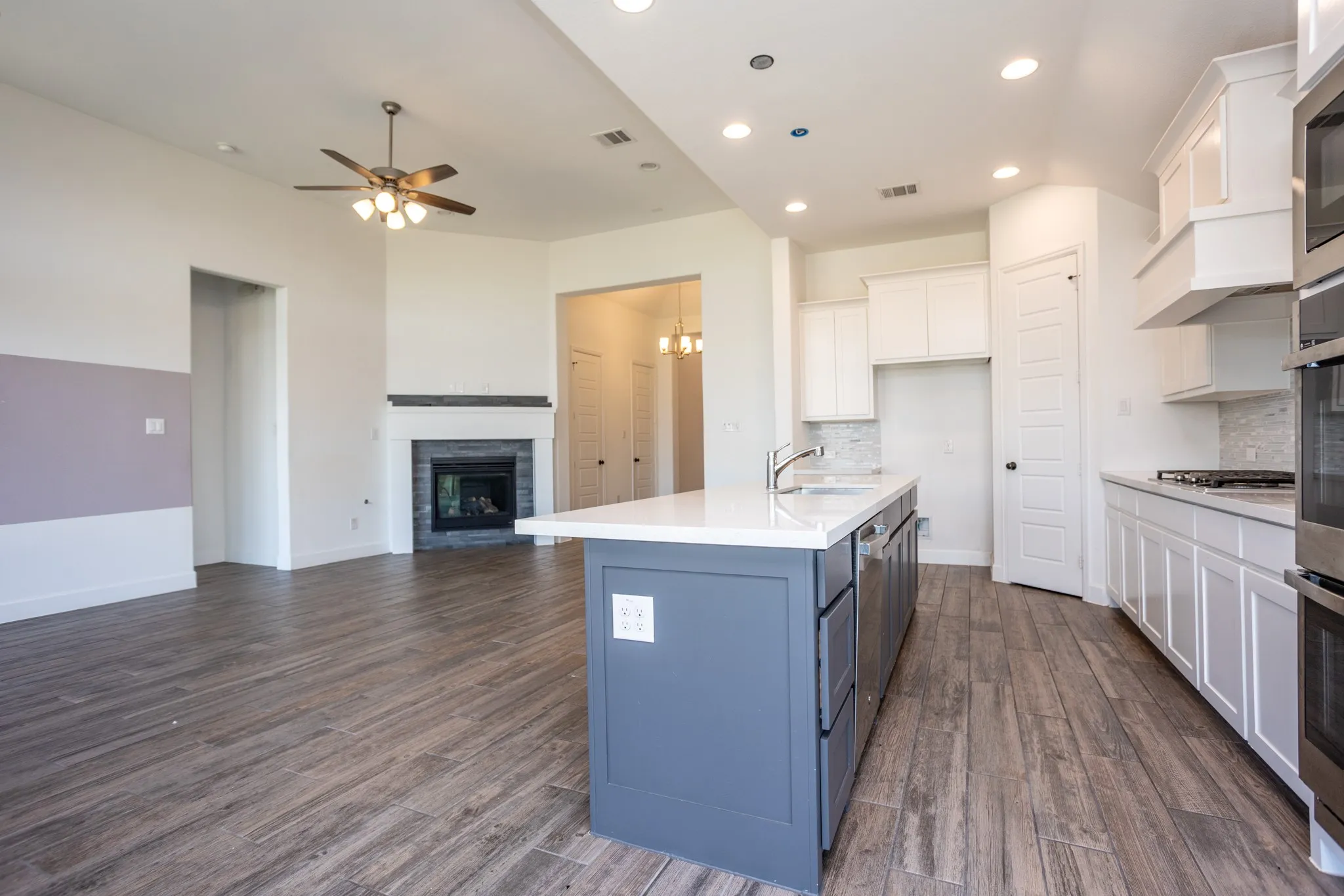 Single Family Residence For Sale in Denton County , 340 Moonvine Drive, Little Elm, Texas 75068, 4 Bedroom, 4 Bathroom, 2 Garage spaces, 2,653 Sqft, built in 2021, mls#21366440, Real Estate Agent in Little Elm, Homes For Sale in Denton county, Homes For Sale in Little Elm, Realtor in Little Elm Texas, Real Estate Brokerage Independent Realty Texas, Luminita Cordes Realtor
