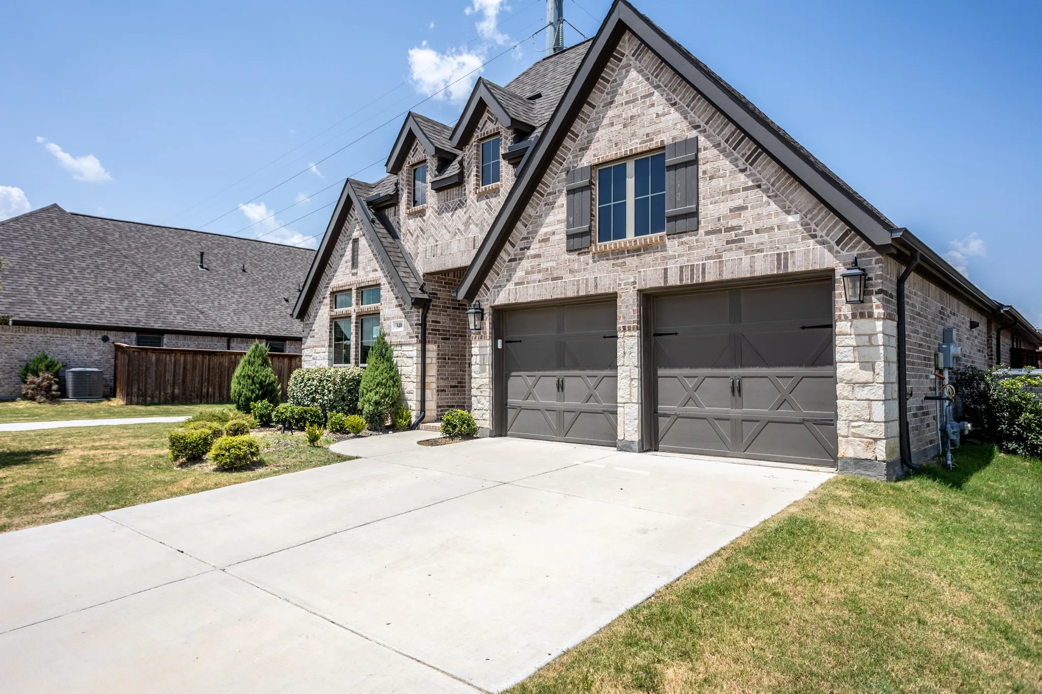 Single Family Residence For Sale in Denton County , 340 Moonvine Drive, Little Elm, Texas 75068, 4 Bedroom, 4 Bathroom, 2 Garage spaces, 2,653 Sqft, built in 2021, mls#21366440, Real Estate Agent in Little Elm, Homes For Sale in Denton county, Homes For Sale in Little Elm, Realtor in Little Elm Texas, Real Estate Brokerage Independent Realty Texas, Luminita Cordes Realtor