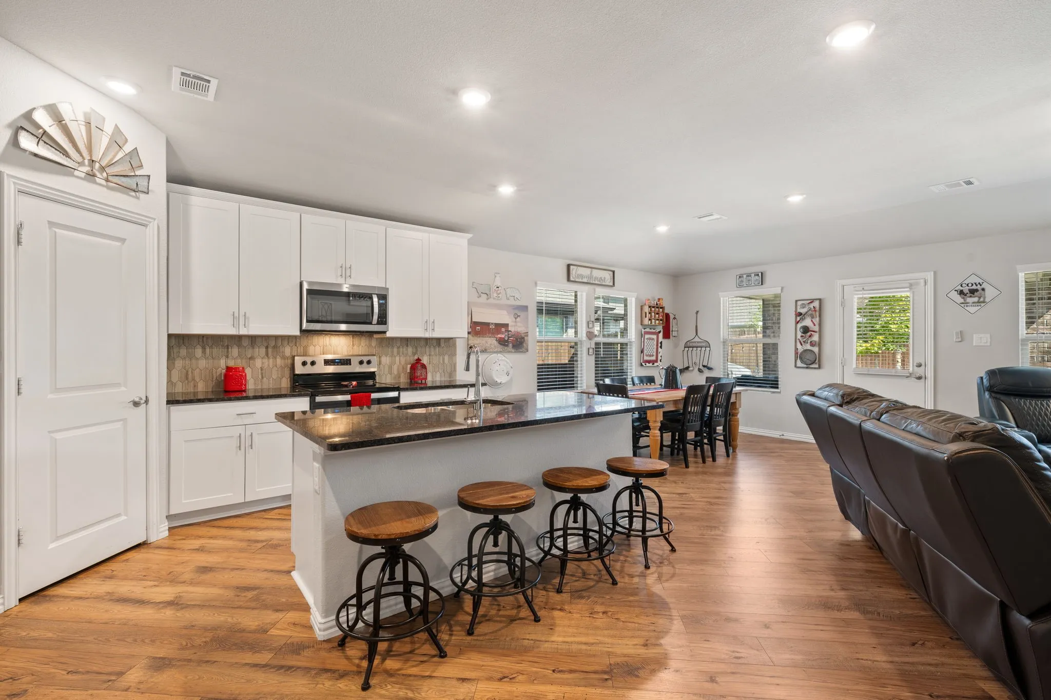 Single Family Residence For Sale in Hunt County , 3254 Mc Callister Way, Royse City, Texas 75189, 4 Bedroom, 3 Bathroom, 2 Garage spaces, 2,078 Sqft, built in 2022, mls#21366259, Real Estate Agent in Royse City, Homes For Sale in Hunt county, Homes For Sale in Royse City, Realtor in Royse City Texas, Real Estate Brokerage Independent Realty Texas, Luminita Cordes Realtor
