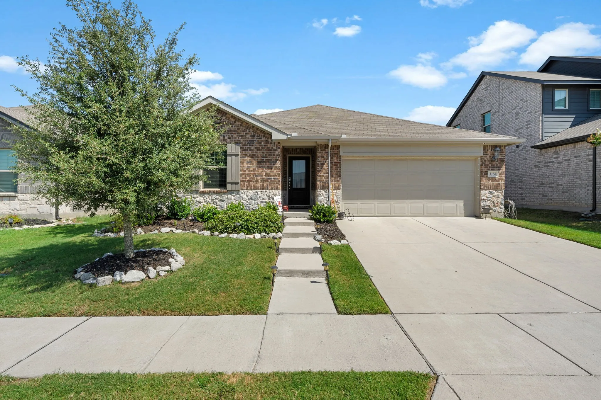 Single Family Residence For Sale in Hunt County , 3254 Mc Callister Way, Royse City, Texas 75189, 4 Bedroom, 3 Bathroom, 2 Garage spaces, 2,078 Sqft, built in 2022, mls#21366259, Real Estate Agent in Royse City, Homes For Sale in Hunt county, Homes For Sale in Royse City, Realtor in Royse City Texas, Real Estate Brokerage Independent Realty Texas, Luminita Cordes Realtor