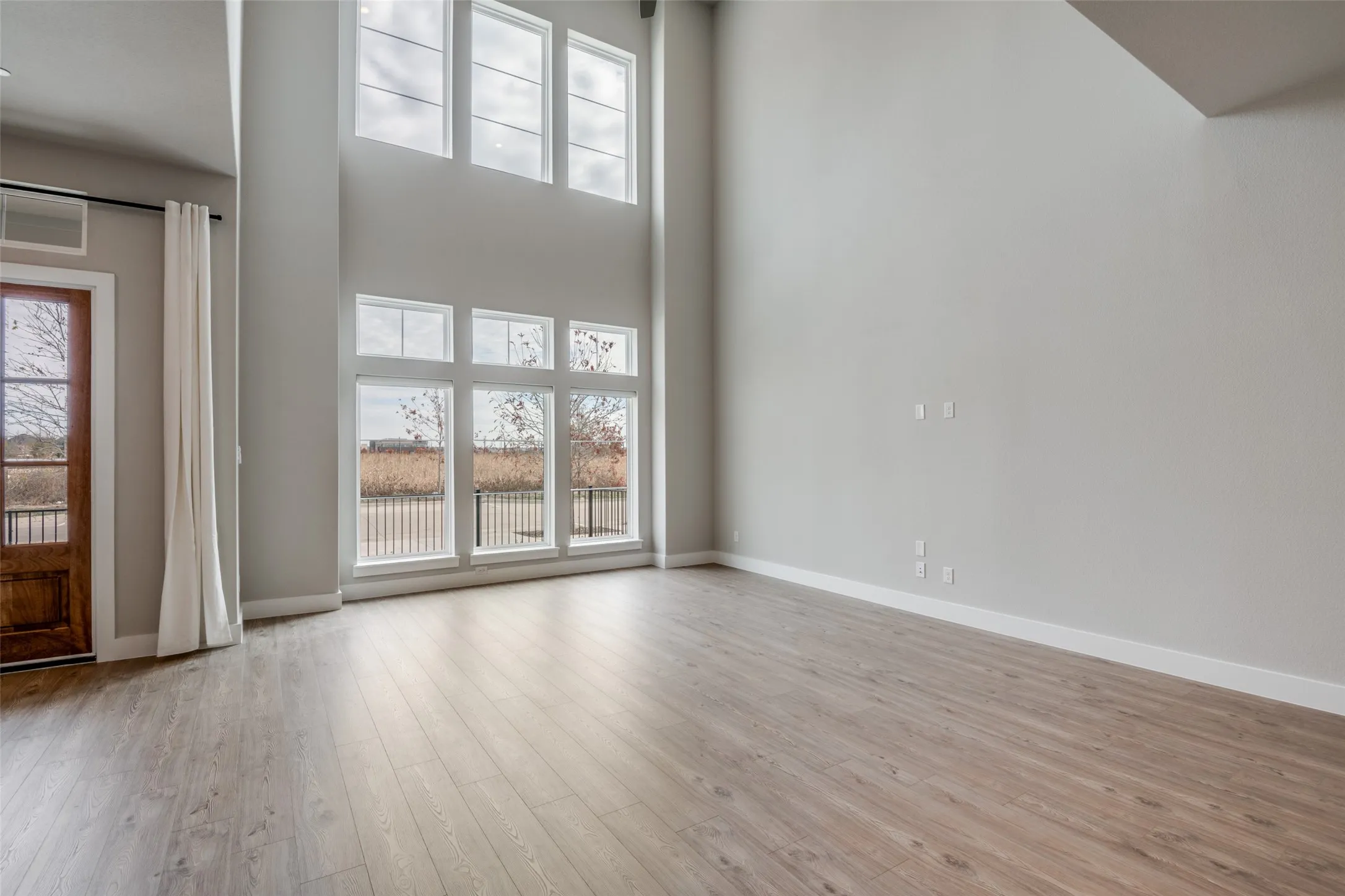 Townhouse For Rent in Denton County , 11881 Brubaker Drive, Frisco, Texas 75033, 2 Bedroom, 3 Bathroom, 2 Garage spaces, 2,274 Sqft, built in 2023, mls#21365825, Real Estate Agent in Frisco, Homes For Rent in Denton county, Homes For Rent in Frisco, Realtor in Frisco Texas, Real Estate Brokerage Independent Realty Texas, Luminita Cordes Realtor
