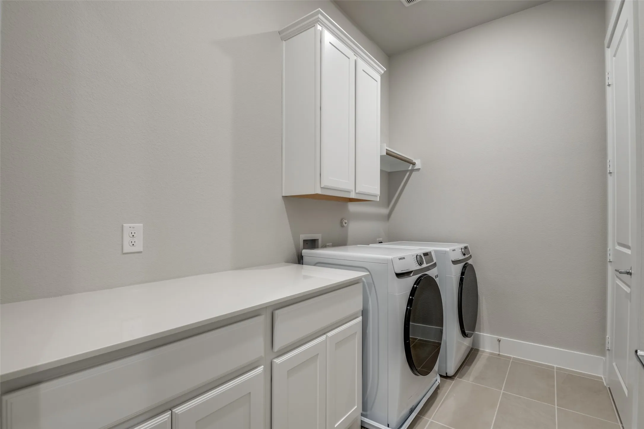 Townhouse For Rent in Denton County , 11881 Brubaker Drive, Frisco, Texas 75033, 2 Bedroom, 3 Bathroom, 2 Garage spaces, 2,274 Sqft, built in 2023, mls#21365825, Real Estate Agent in Frisco, Homes For Rent in Denton county, Homes For Rent in Frisco, Realtor in Frisco Texas, Real Estate Brokerage Independent Realty Texas, Luminita Cordes Realtor