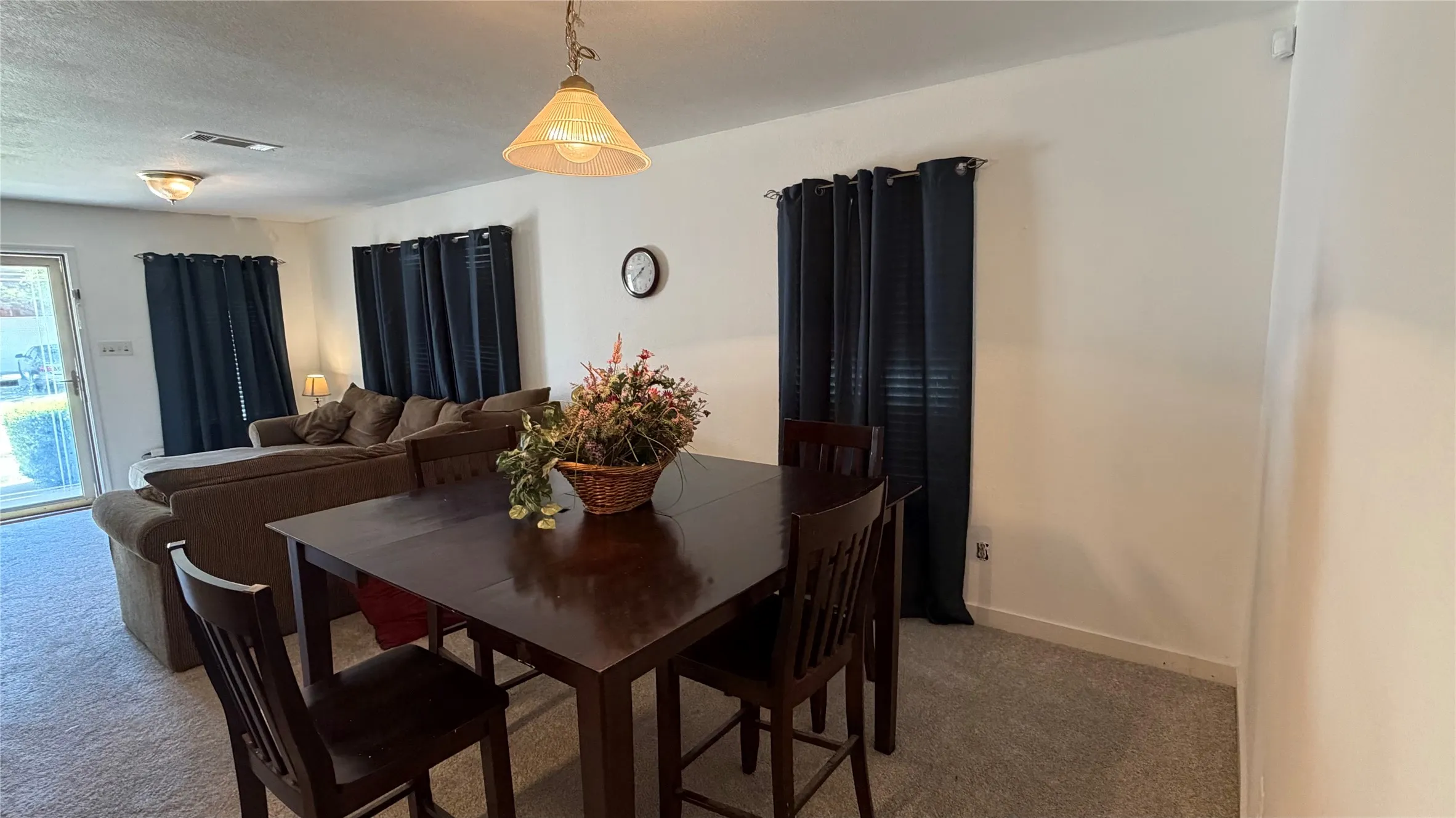 Single Family Residence For Sale in Dallas County , 254 Cliff Heights Circle, Dallas, Texas 75241, 3 Bedroom, 2 Bathroom, 2 Garage spaces, 1,064 Sqft, built in 2004, mls#21344221, Real Estate Agent in Dallas, Homes For Sale in Dallas county, Homes For Sale in Dallas, Realtor in Dallas Texas, Real Estate Brokerage Independent Realty Texas, Luminita Cordes Realtor