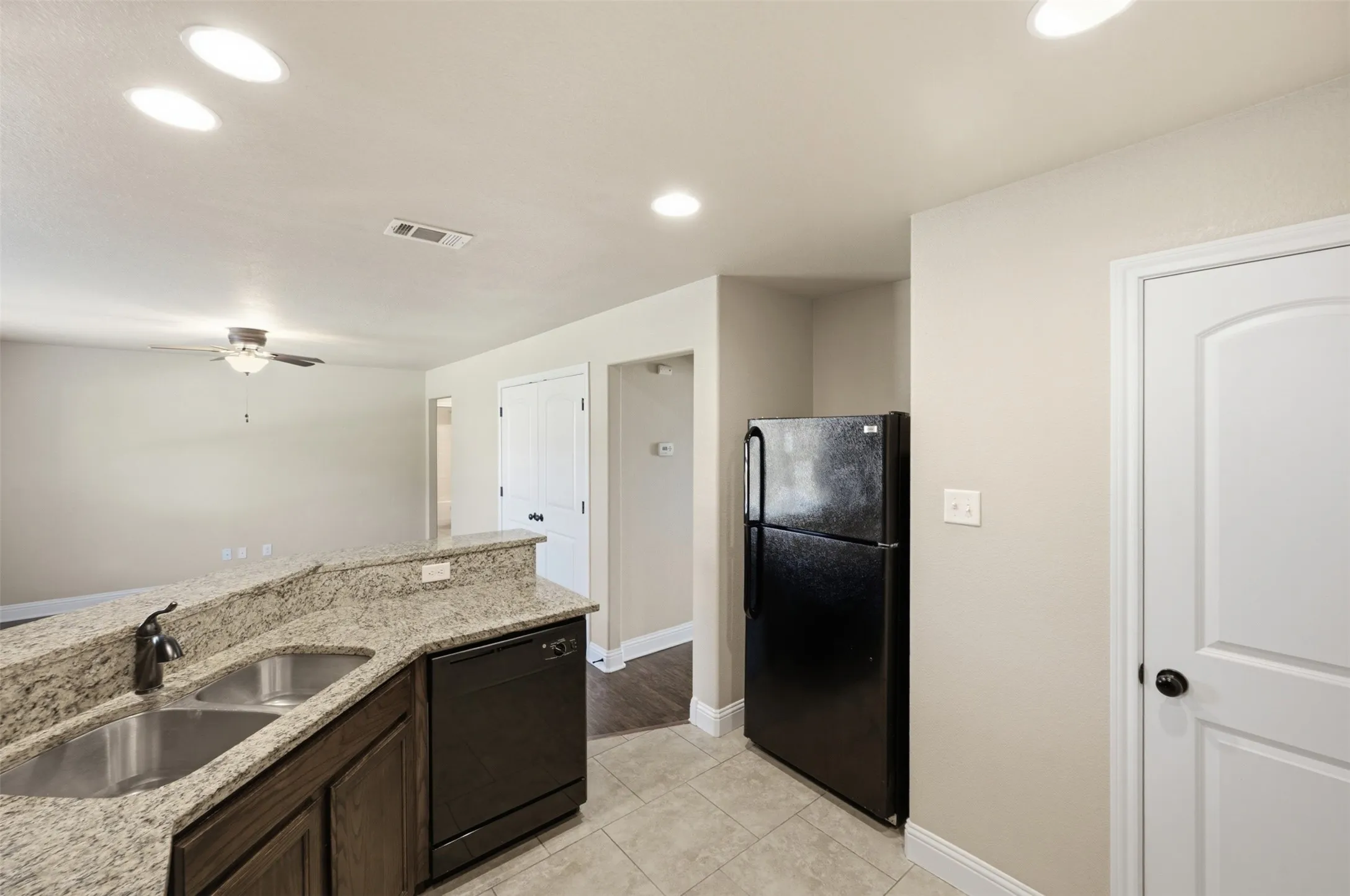 Quadruplex For Rent in Parker County , 131 Sunburst Court, Weatherford, Texas 76087, 3 Bedroom, 2 Bathroom, Garage spaces, 1,100 Sqft, built in 2015, mls#21364064, Real Estate Agent in Weatherford, Homes For Rent in Parker county, Homes For Rent in Weatherford, Realtor in Weatherford Texas, Real Estate Brokerage Independent Realty Texas, Luminita Cordes Realtor