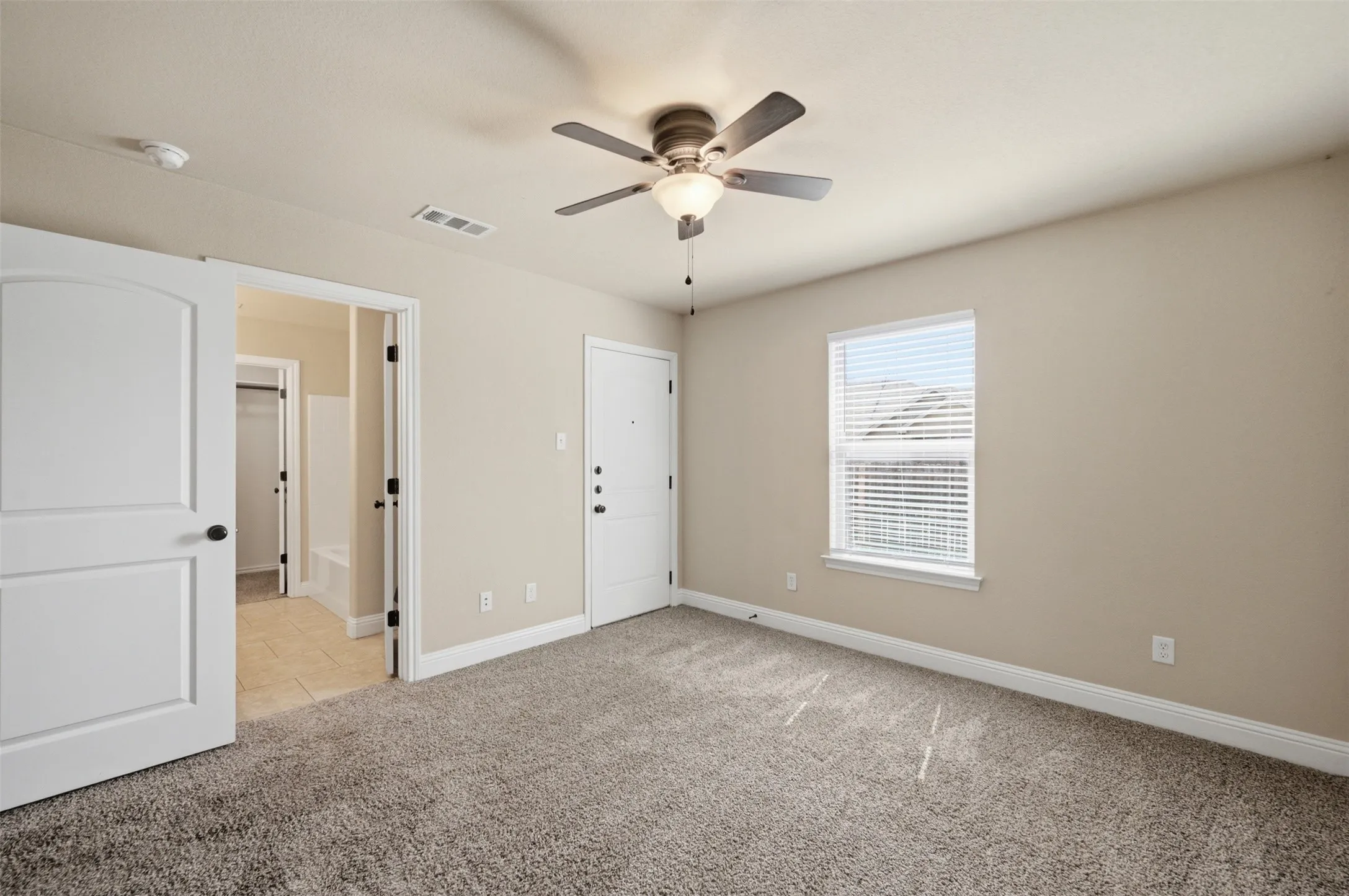 Quadruplex For Rent in Parker County , 131 Sunburst Court, Weatherford, Texas 76087, 3 Bedroom, 2 Bathroom, Garage spaces, 1,100 Sqft, built in 2015, mls#21364064, Real Estate Agent in Weatherford, Homes For Rent in Parker county, Homes For Rent in Weatherford, Realtor in Weatherford Texas, Real Estate Brokerage Independent Realty Texas, Luminita Cordes Realtor