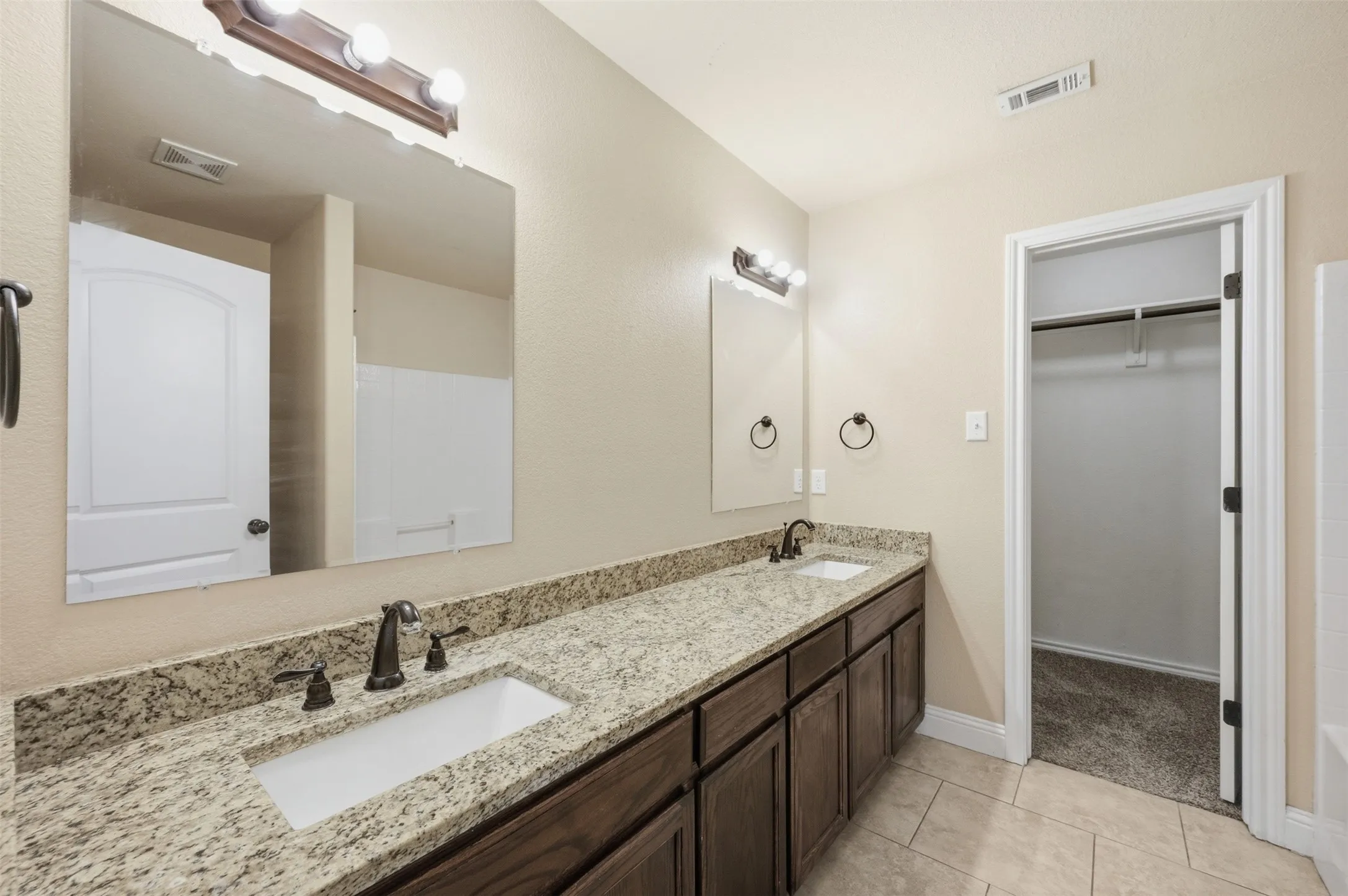 Quadruplex For Rent in Parker County , 131 Sunburst Court, Weatherford, Texas 76087, 3 Bedroom, 2 Bathroom, Garage spaces, 1,100 Sqft, built in 2015, mls#21364064, Real Estate Agent in Weatherford, Homes For Rent in Parker county, Homes For Rent in Weatherford, Realtor in Weatherford Texas, Real Estate Brokerage Independent Realty Texas, Luminita Cordes Realtor