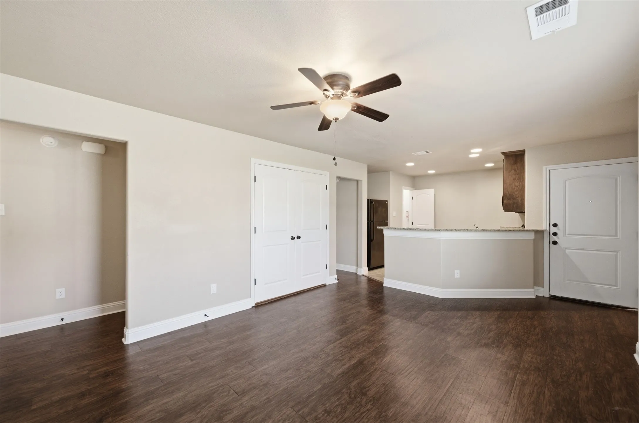 Quadruplex For Rent in Parker County , 131 Sunburst Court, Weatherford, Texas 76087, 3 Bedroom, 2 Bathroom, Garage spaces, 1,100 Sqft, built in 2015, mls#21364064, Real Estate Agent in Weatherford, Homes For Rent in Parker county, Homes For Rent in Weatherford, Realtor in Weatherford Texas, Real Estate Brokerage Independent Realty Texas, Luminita Cordes Realtor