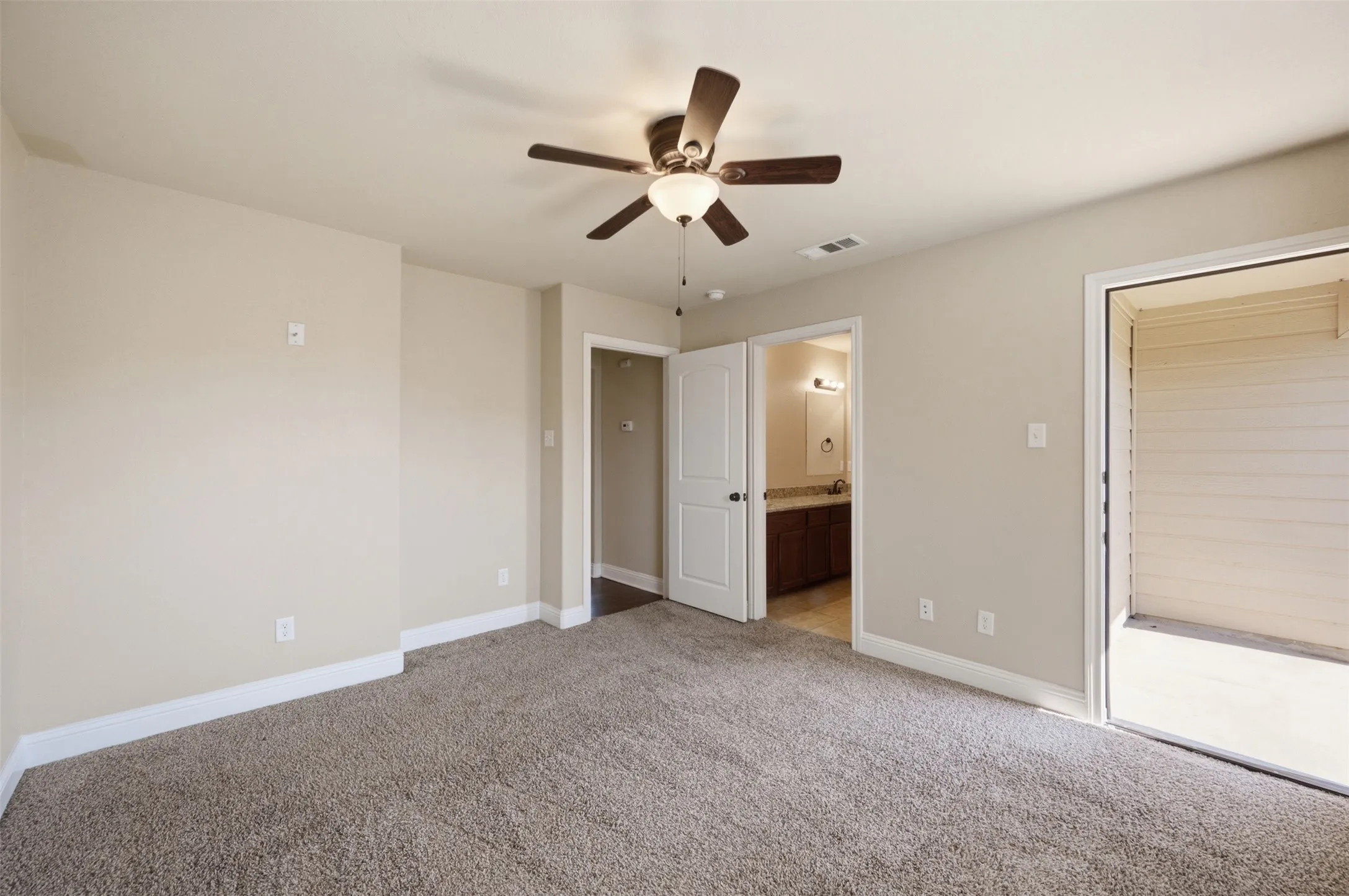 Quadruplex For Rent in Parker County , 131 Sunburst Court, Weatherford, Texas 76087, 3 Bedroom, 2 Bathroom, Garage spaces, 1,100 Sqft, built in 2015, mls#21364064, Real Estate Agent in Weatherford, Homes For Rent in Parker county, Homes For Rent in Weatherford, Realtor in Weatherford Texas, Real Estate Brokerage Independent Realty Texas, Luminita Cordes Realtor