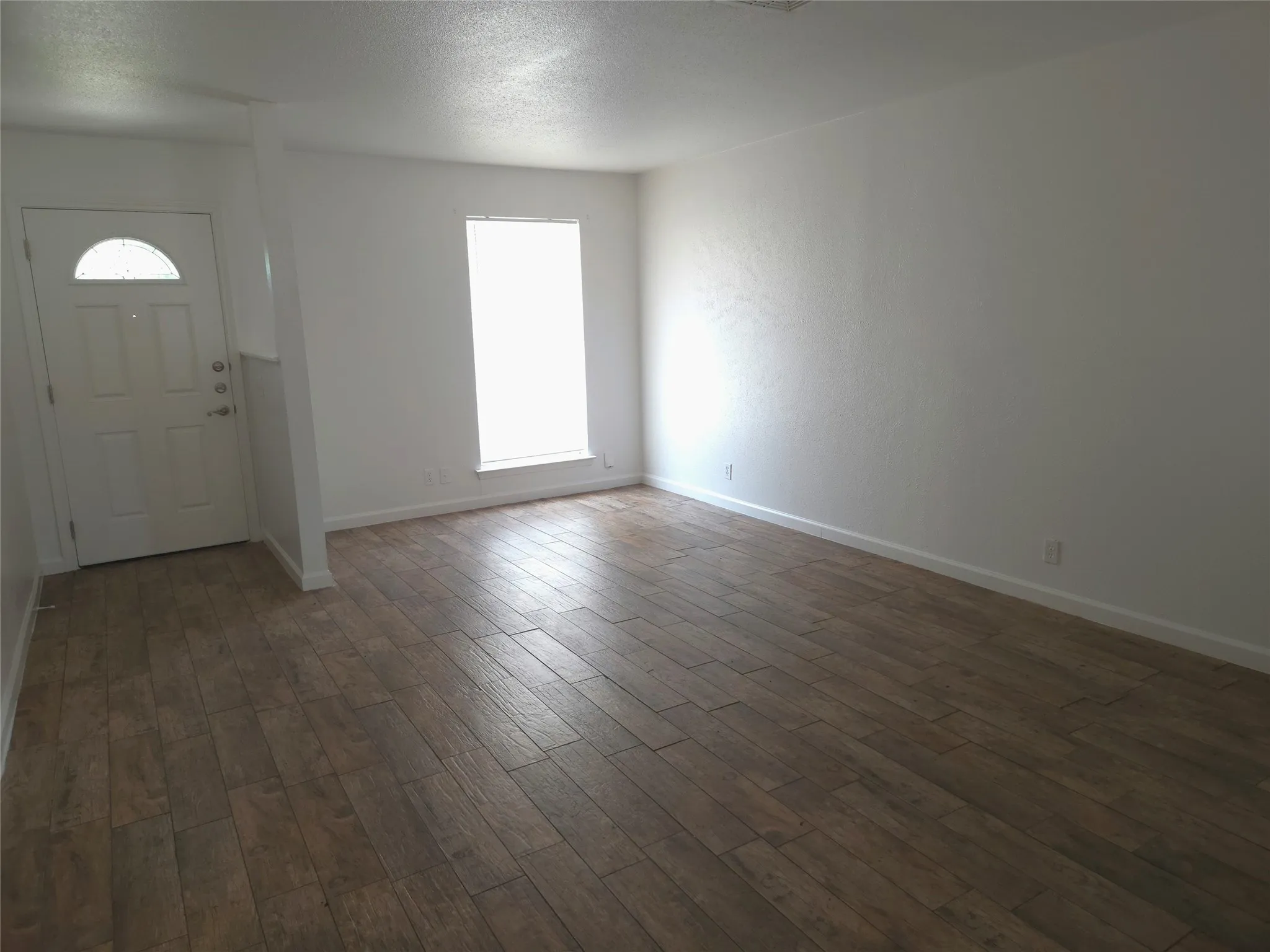 Single Family Residence For Rent in Tarrant County , 5913 Whispering Lane, Watauga, Texas 76148, 3 Bedroom, 2 Bathroom, 2 Garage spaces, 1,608 Sqft, built in 1970, mls#21355710, Real Estate Agent in Watauga, Homes For Rent in Tarrant county, Homes For Rent in Watauga, Realtor in Watauga Texas, Real Estate Brokerage Independent Realty Texas, Luminita Cordes Realtor