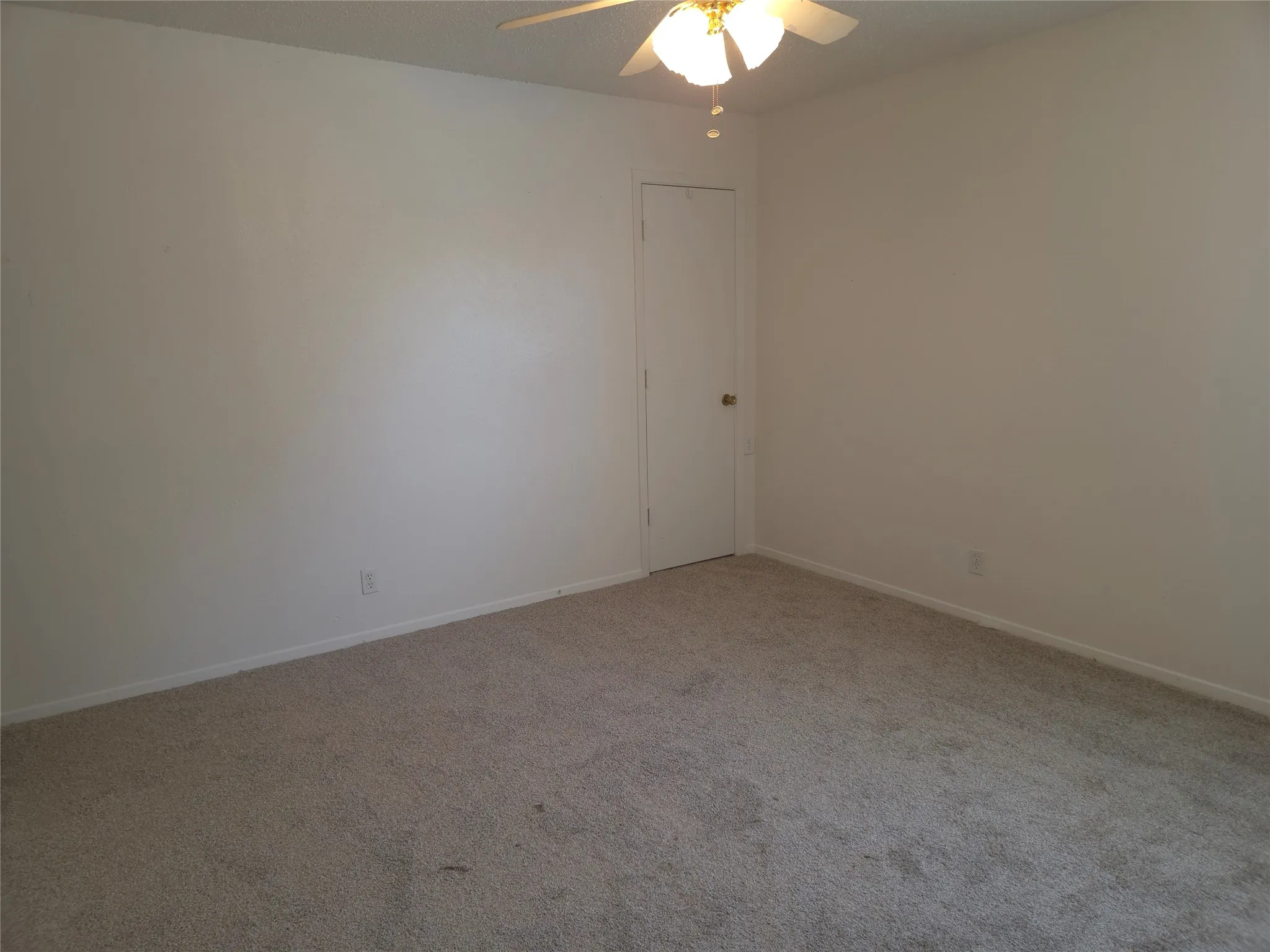 Single Family Residence For Rent in Tarrant County , 5913 Whispering Lane, Watauga, Texas 76148, 3 Bedroom, 2 Bathroom, 2 Garage spaces, 1,608 Sqft, built in 1970, mls#21355710, Real Estate Agent in Watauga, Homes For Rent in Tarrant county, Homes For Rent in Watauga, Realtor in Watauga Texas, Real Estate Brokerage Independent Realty Texas, Luminita Cordes Realtor