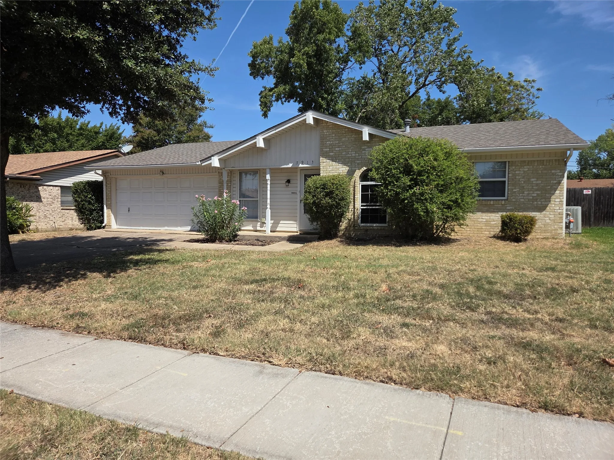 Single Family Residence For Rent in Tarrant County , 5913 Whispering Lane, Watauga, Texas 76148, 3 Bedroom, 2 Bathroom, 2 Garage spaces, 1,608 Sqft, built in 1970, mls#21355710, Real Estate Agent in Watauga, Homes For Rent in Tarrant county, Homes For Rent in Watauga, Realtor in Watauga Texas, Real Estate Brokerage Independent Realty Texas, Luminita Cordes Realtor
