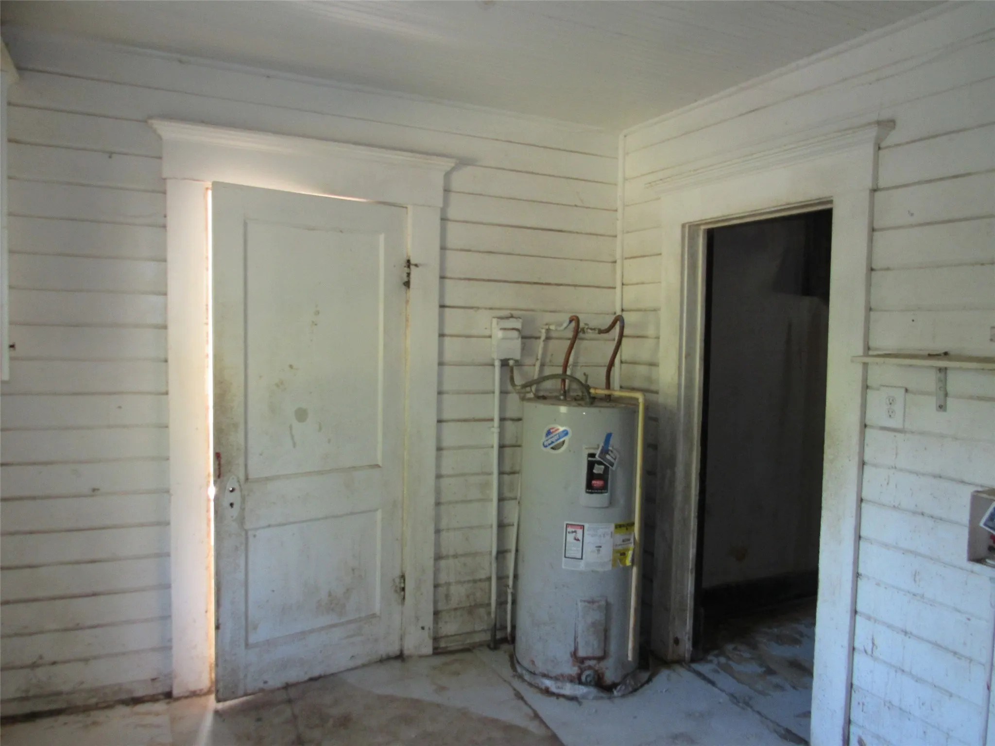 Single Family Residence For Sale in Mc Lennan County , 907 E Texas Avenue, Mart, Texas 76664, 3 Bedroom, 2 Bathroom, Garage spaces, 2,014 Sqft, built in 1943, mls#21365693, Real Estate Agent in Mart, Homes For Sale in Mc Lennan county, Homes For Sale in Mart, Realtor in Mart Texas, Real Estate Brokerage Independent Realty Texas, Luminita Cordes Realtor