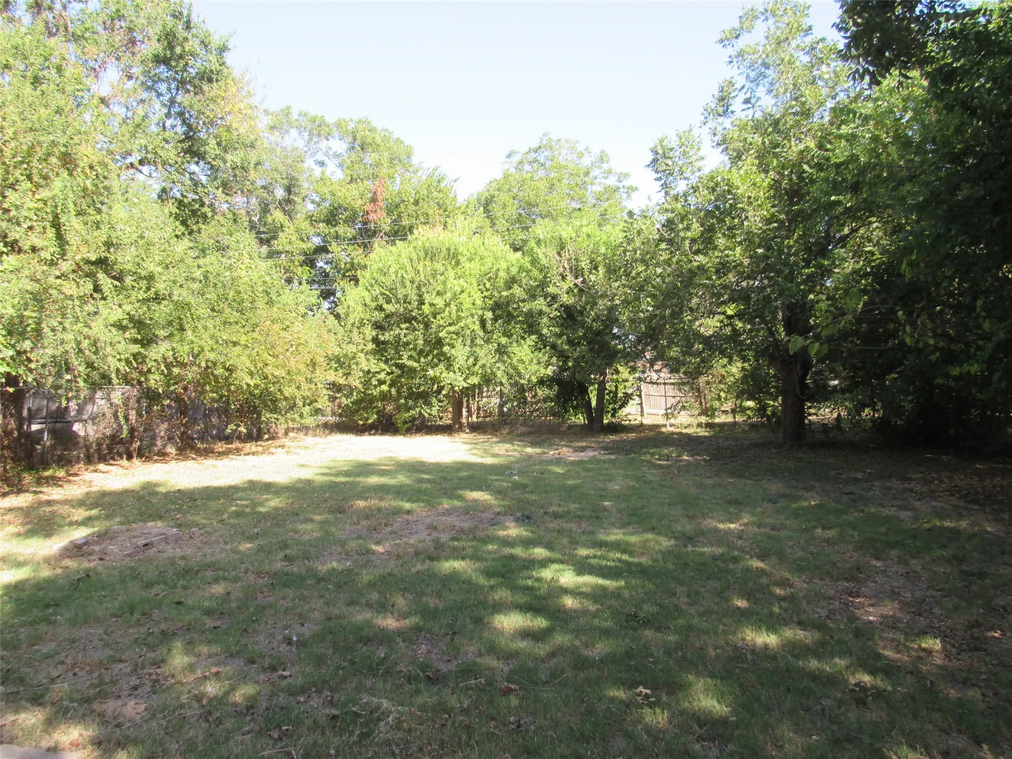 Single Family Residence For Sale in Mc Lennan County , 907 E Texas Avenue, Mart, Texas 76664, 3 Bedroom, 2 Bathroom, Garage spaces, 2,014 Sqft, built in 1943, mls#21365693, Real Estate Agent in Mart, Homes For Sale in Mc Lennan county, Homes For Sale in Mart, Realtor in Mart Texas, Real Estate Brokerage Independent Realty Texas, Luminita Cordes Realtor