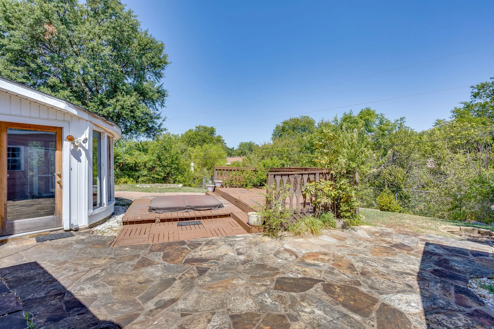 Single Family Residence For Sale in Tarrant County , 1312 Marlborough Drive, Fort Worth, Texas 76134, 3 Bedroom, 2 Bathroom, 2 Garage spaces, 1,880 Sqft, built in 1971, mls#21363942, Real Estate Agent in Fort Worth, Homes For Sale in Tarrant county, Homes For Sale in Fort Worth, Realtor in Fort Worth Texas, Real Estate Brokerage Independent Realty Texas, Luminita Cordes Realtor