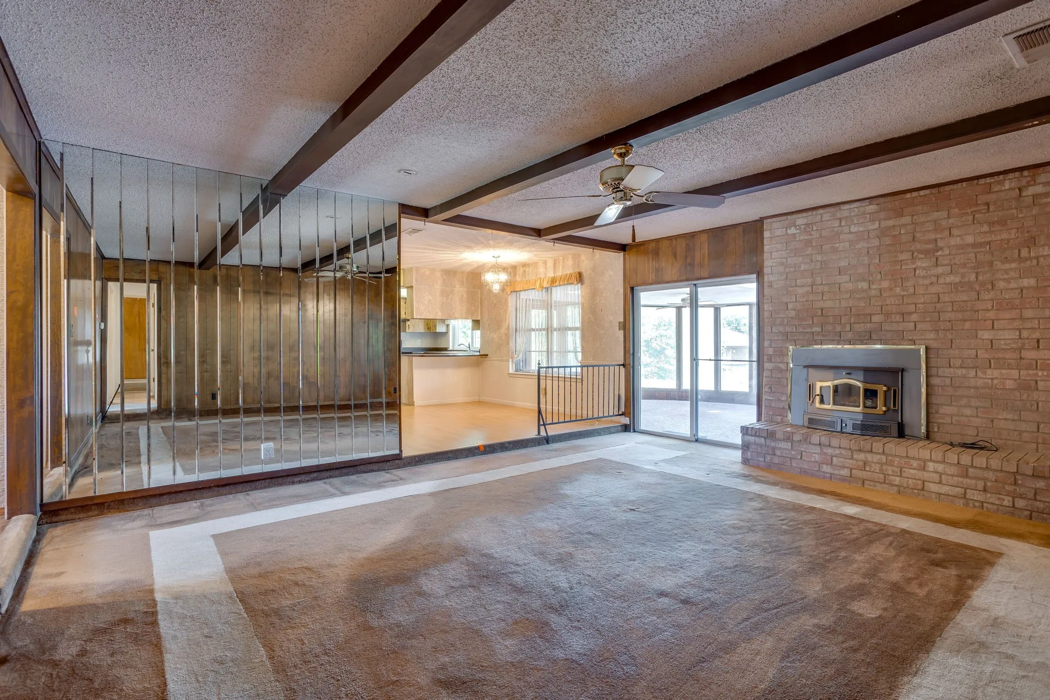 Single Family Residence For Sale in Tarrant County , 1312 Marlborough Drive, Fort Worth, Texas 76134, 3 Bedroom, 2 Bathroom, 2 Garage spaces, 1,880 Sqft, built in 1971, mls#21363942, Real Estate Agent in Fort Worth, Homes For Sale in Tarrant county, Homes For Sale in Fort Worth, Realtor in Fort Worth Texas, Real Estate Brokerage Independent Realty Texas, Luminita Cordes Realtor