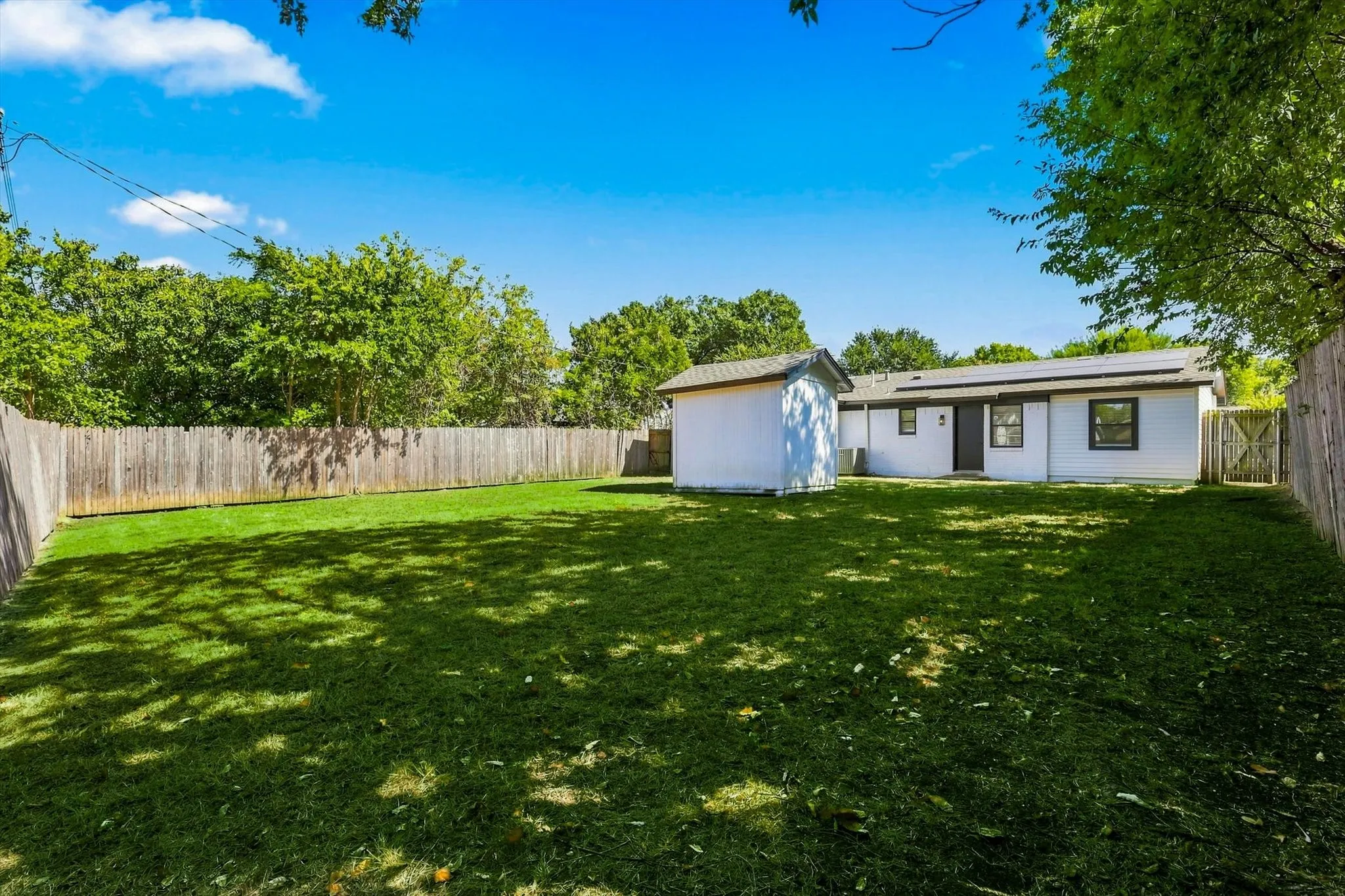 Single Family Residence For Sale in Dallas County , 865 Stanford Drive, Lancaster, Texas 75134, 3 Bedroom, 2 Bathroom, Garage spaces, 1,328 Sqft, built in 1970, mls#21363798, Real Estate Agent in Lancaster, Homes For Sale in Dallas county, Homes For Sale in Lancaster, Realtor in Lancaster Texas, Real Estate Brokerage Independent Realty Texas, Luminita Cordes Realtor