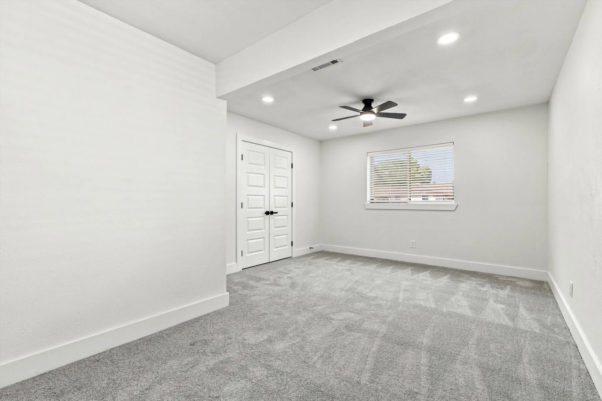 Single Family Residence For Sale in Dallas County , 865 Stanford Drive, Lancaster, Texas 75134, 3 Bedroom, 2 Bathroom, Garage spaces, 1,328 Sqft, built in 1970, mls#21363798, Real Estate Agent in Lancaster, Homes For Sale in Dallas county, Homes For Sale in Lancaster, Realtor in Lancaster Texas, Real Estate Brokerage Independent Realty Texas, Luminita Cordes Realtor