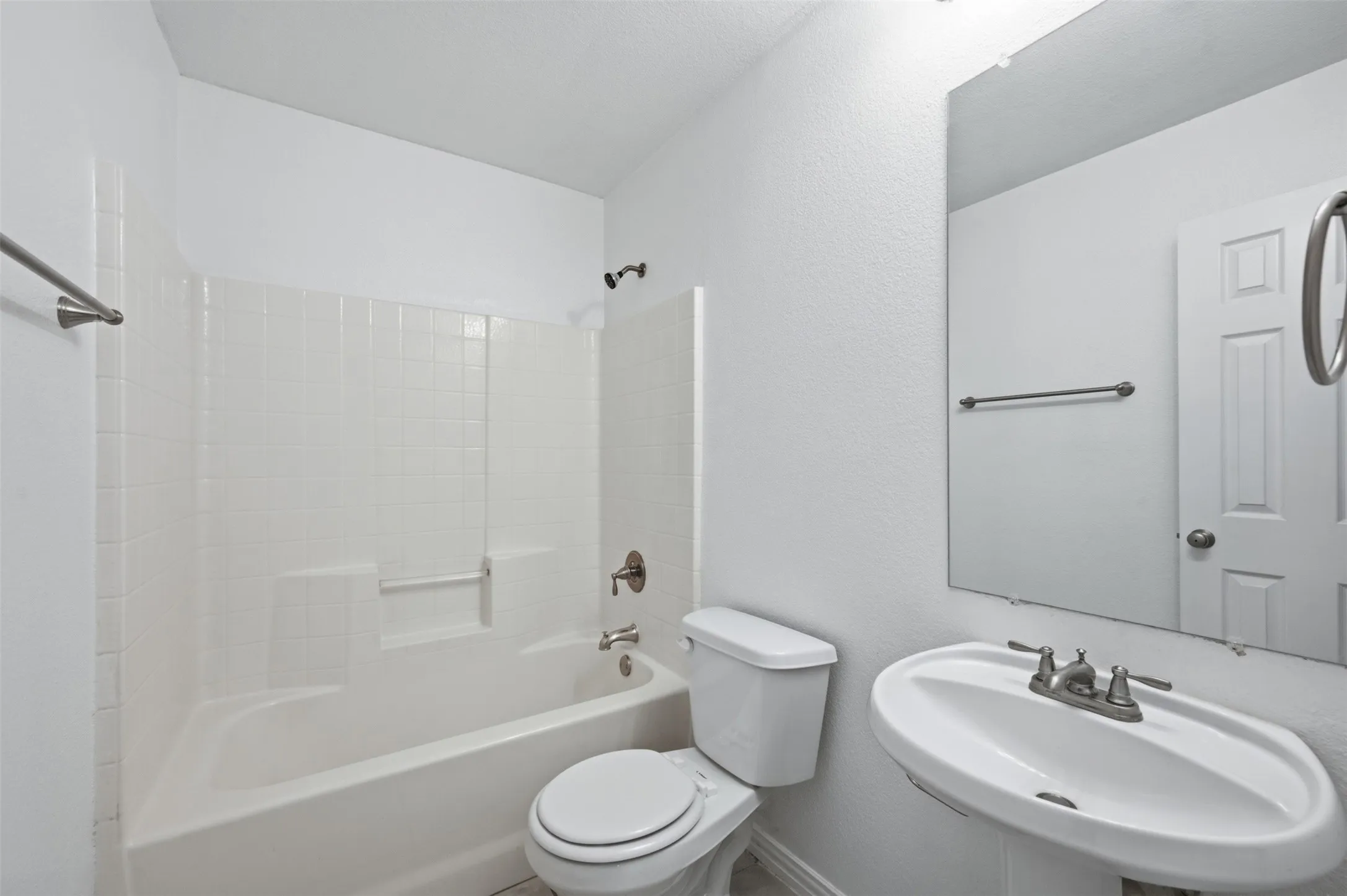 Duplex For Rent in Tarrant County , 3116 S Cherry Lane, Fort Worth, Texas 76116, 3 Bedroom, 2 Bathroom, 1 Garage spaces, 1,151 Sqft, built in 2006, mls#21364437, Real Estate Agent in Fort Worth, Homes For Rent in Tarrant county, Homes For Rent in Fort Worth, Realtor in Fort Worth Texas, Real Estate Brokerage Independent Realty Texas, Luminita Cordes Realtor