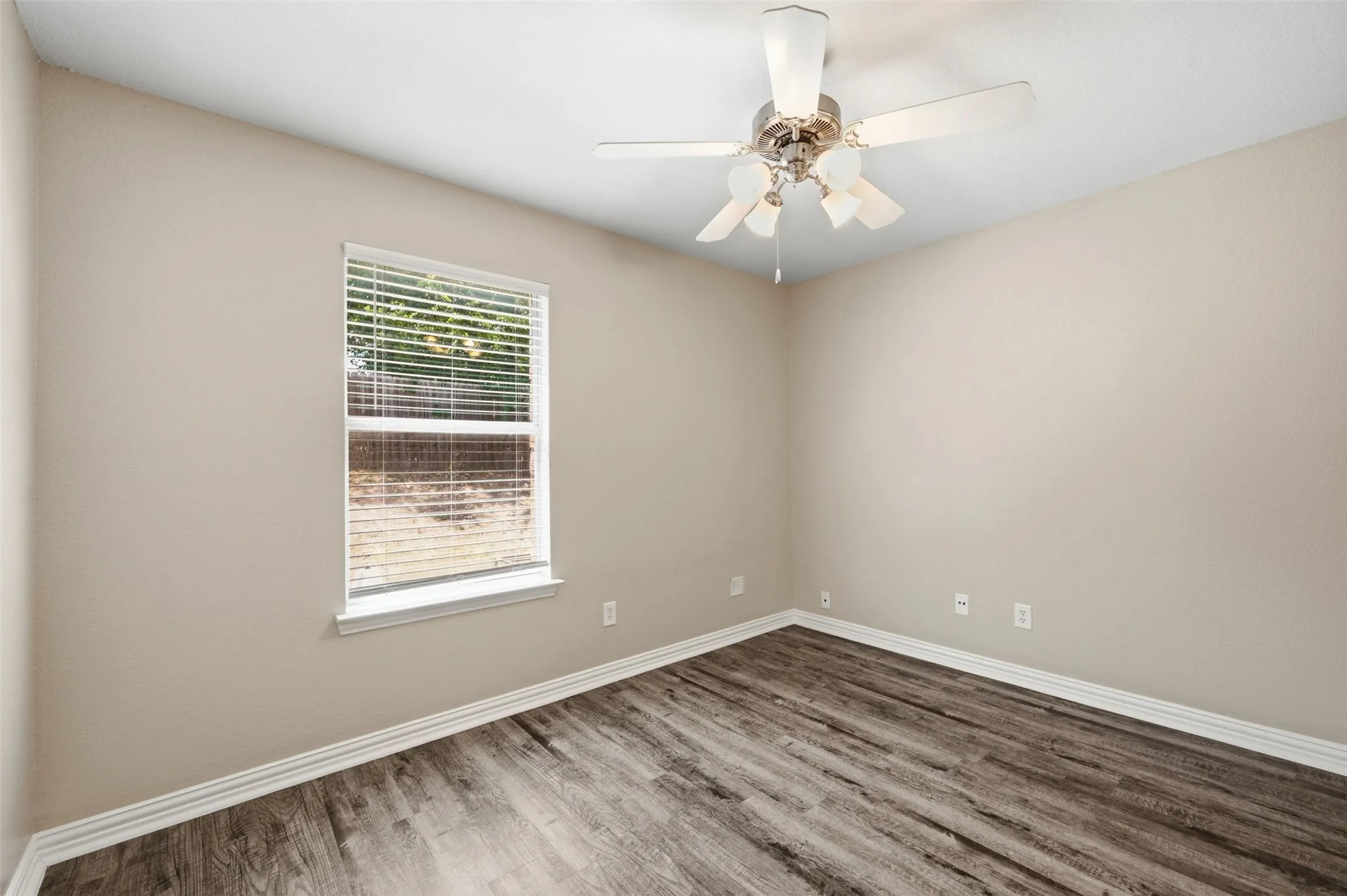 Duplex For Rent in Tarrant County , 3116 S Cherry Lane, Fort Worth, Texas 76116, 3 Bedroom, 2 Bathroom, 1 Garage spaces, 1,151 Sqft, built in 2006, mls#21364437, Real Estate Agent in Fort Worth, Homes For Rent in Tarrant county, Homes For Rent in Fort Worth, Realtor in Fort Worth Texas, Real Estate Brokerage Independent Realty Texas, Luminita Cordes Realtor