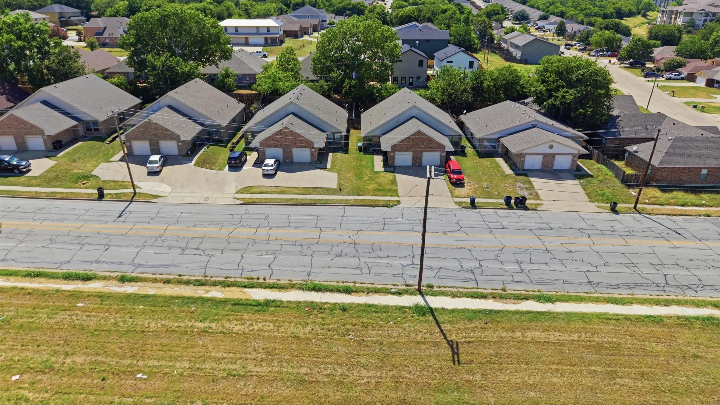 Duplex For Rent in Tarrant County , 3116 S Cherry Lane, Fort Worth, Texas 76116, 3 Bedroom, 2 Bathroom, 1 Garage spaces, 1,151 Sqft, built in 2006, mls#21364437, Real Estate Agent in Fort Worth, Homes For Rent in Tarrant county, Homes For Rent in Fort Worth, Realtor in Fort Worth Texas, Real Estate Brokerage Independent Realty Texas, Luminita Cordes Realtor