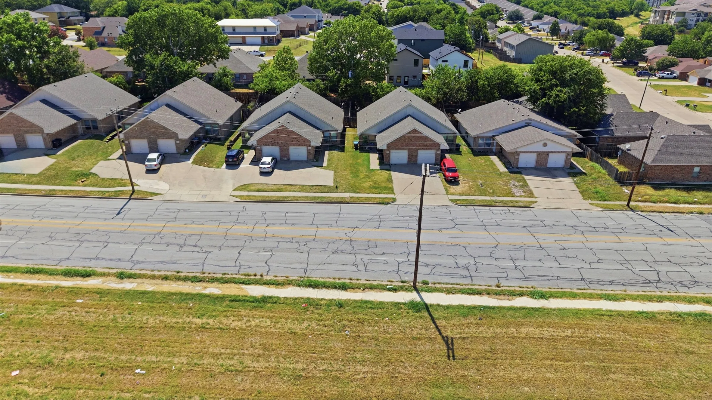 Duplex For Rent in Tarrant County , 3116 S Cherry Lane, Fort Worth, Texas 76116, 3 Bedroom, 2 Bathroom, 1 Garage spaces, 1,151 Sqft, built in 2006, mls#21364437, Real Estate Agent in Fort Worth, Homes For Rent in Tarrant county, Homes For Rent in Fort Worth, Realtor in Fort Worth Texas, Real Estate Brokerage Independent Realty Texas, Luminita Cordes Realtor