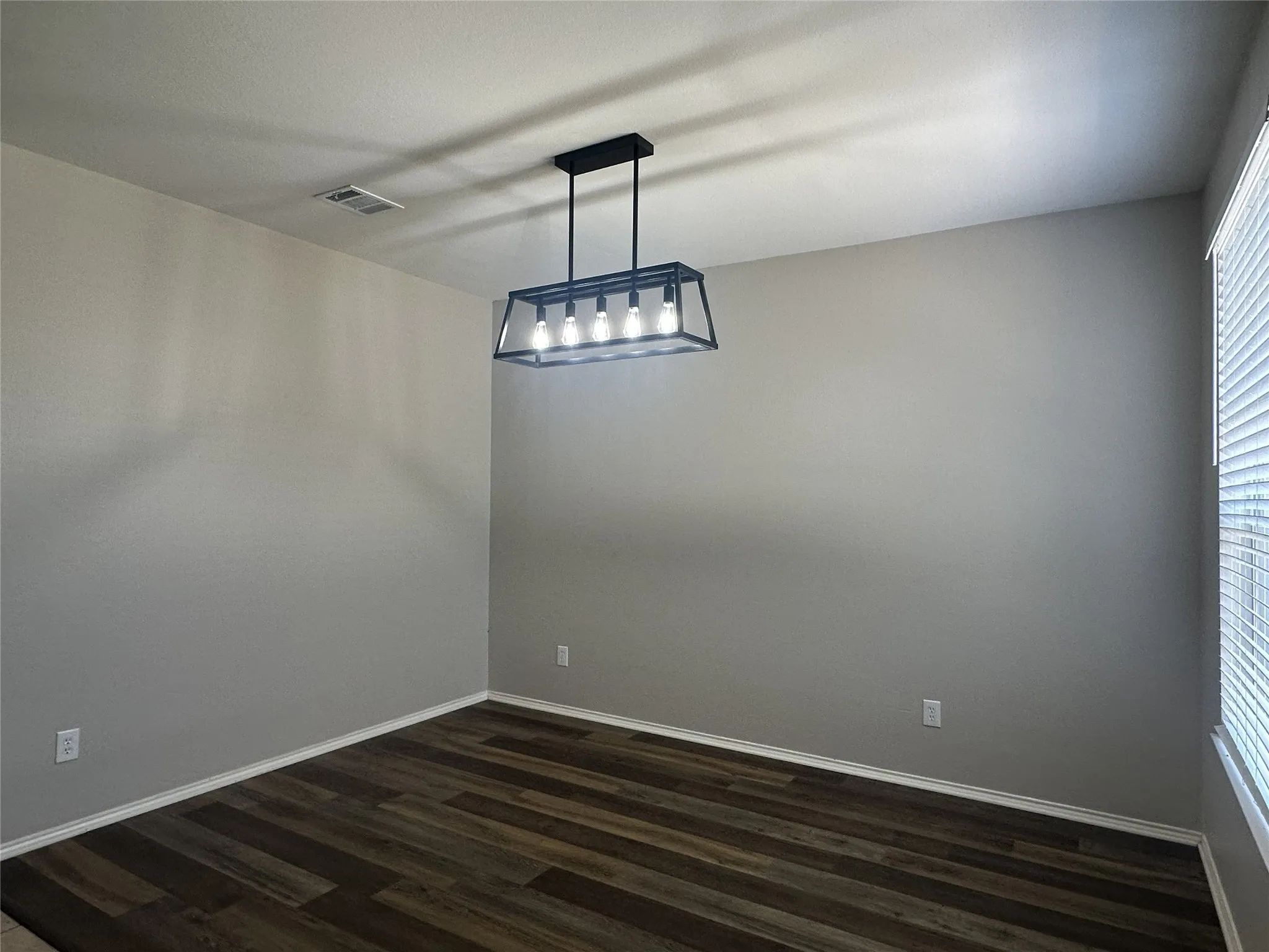 Single Family Residence For Sale in Collin County , 2800 Scott Place, Mc Kinney, Texas 75072, 3 Bedroom, 2 Bathroom, 2 Garage spaces, 1,780 Sqft, built in 2002, mls#21366483, Real Estate Agent in Mc Kinney, Homes For Sale in Collin county, Homes For Sale in Mc Kinney, Realtor in Mc Kinney Texas, Real Estate Brokerage Independent Realty Texas, Luminita Cordes Realtor