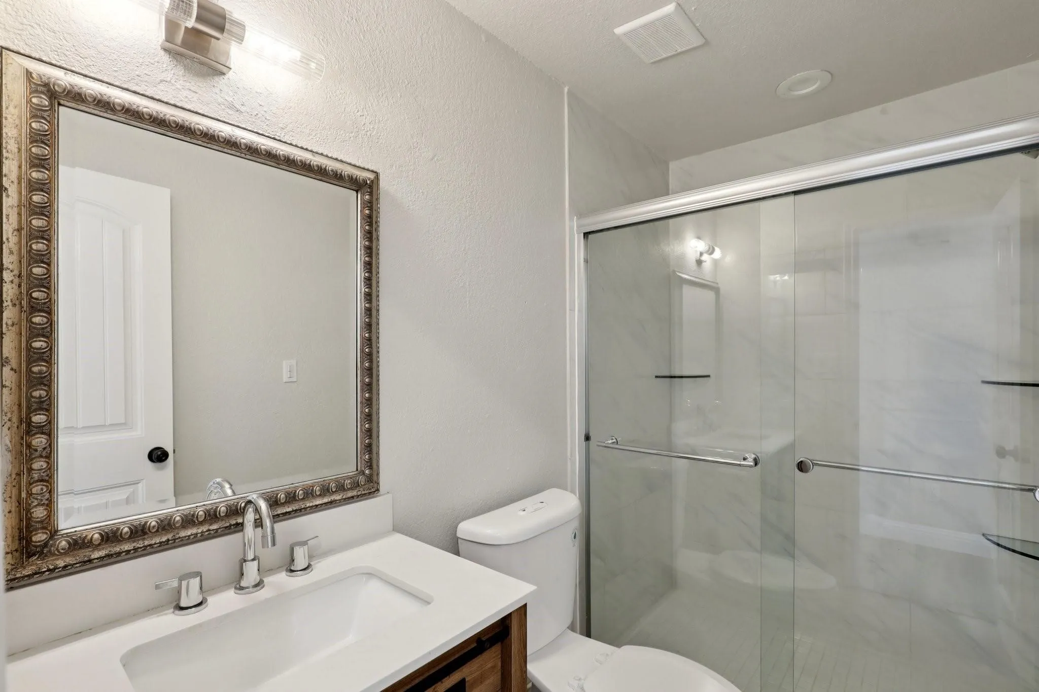 Single Family Residence For Sale in Tarrant County , 767 Deauville Circle E, Fort Worth, Texas 76108, 3 Bedroom, 2 Bathroom, 2 Garage spaces, 1,228 Sqft, built in 1999, mls#21366491, Real Estate Agent in Fort Worth, Homes For Sale in Tarrant county, Homes For Sale in Fort Worth, Realtor in Fort Worth Texas, Real Estate Brokerage Independent Realty Texas, Luminita Cordes Realtor