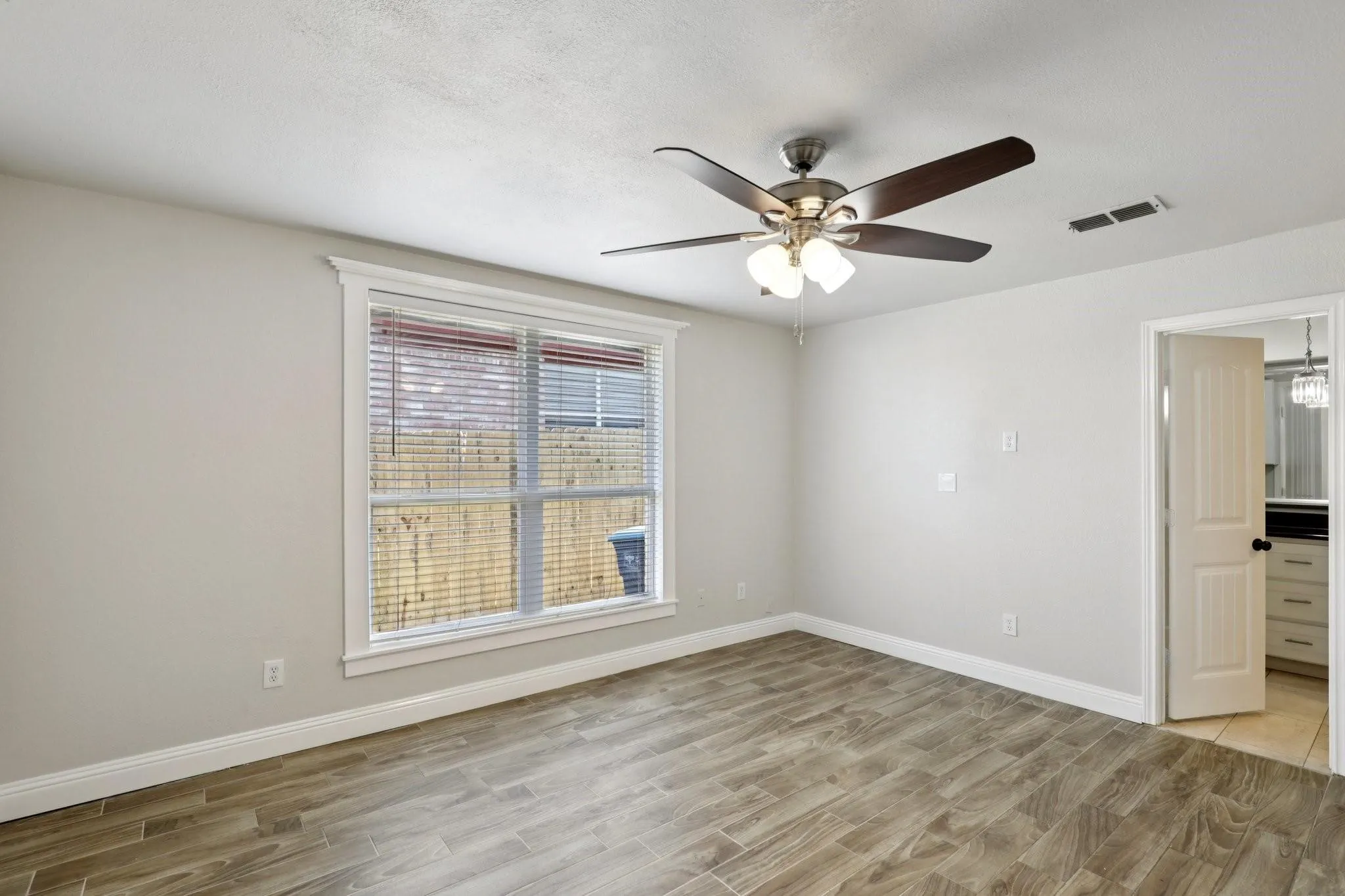 Single Family Residence For Sale in Tarrant County , 767 Deauville Circle E, Fort Worth, Texas 76108, 3 Bedroom, 2 Bathroom, 2 Garage spaces, 1,228 Sqft, built in 1999, mls#21366491, Real Estate Agent in Fort Worth, Homes For Sale in Tarrant county, Homes For Sale in Fort Worth, Realtor in Fort Worth Texas, Real Estate Brokerage Independent Realty Texas, Luminita Cordes Realtor