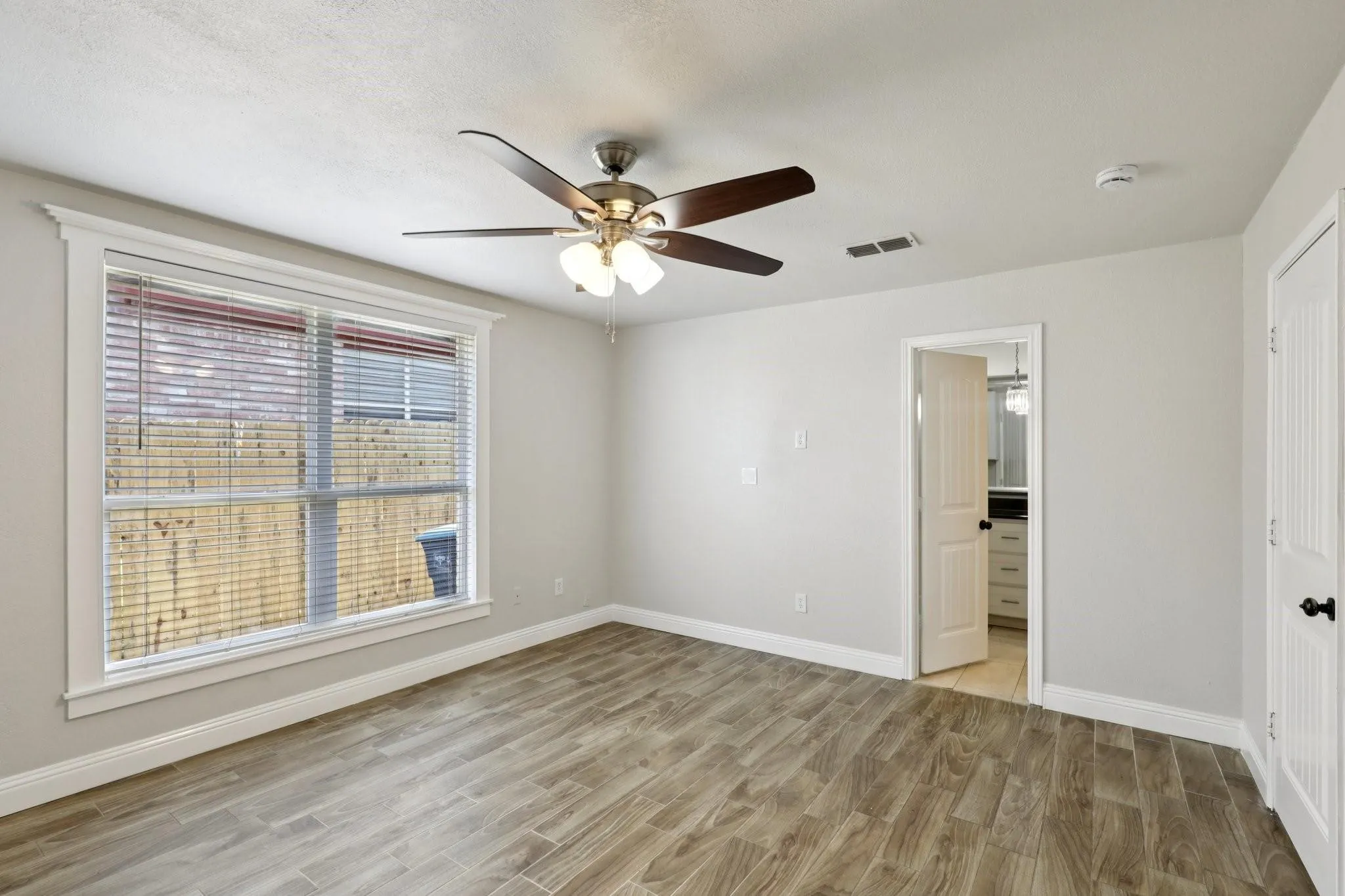 Single Family Residence For Sale in Tarrant County , 767 Deauville Circle E, Fort Worth, Texas 76108, 3 Bedroom, 2 Bathroom, 2 Garage spaces, 1,228 Sqft, built in 1999, mls#21366491, Real Estate Agent in Fort Worth, Homes For Sale in Tarrant county, Homes For Sale in Fort Worth, Realtor in Fort Worth Texas, Real Estate Brokerage Independent Realty Texas, Luminita Cordes Realtor