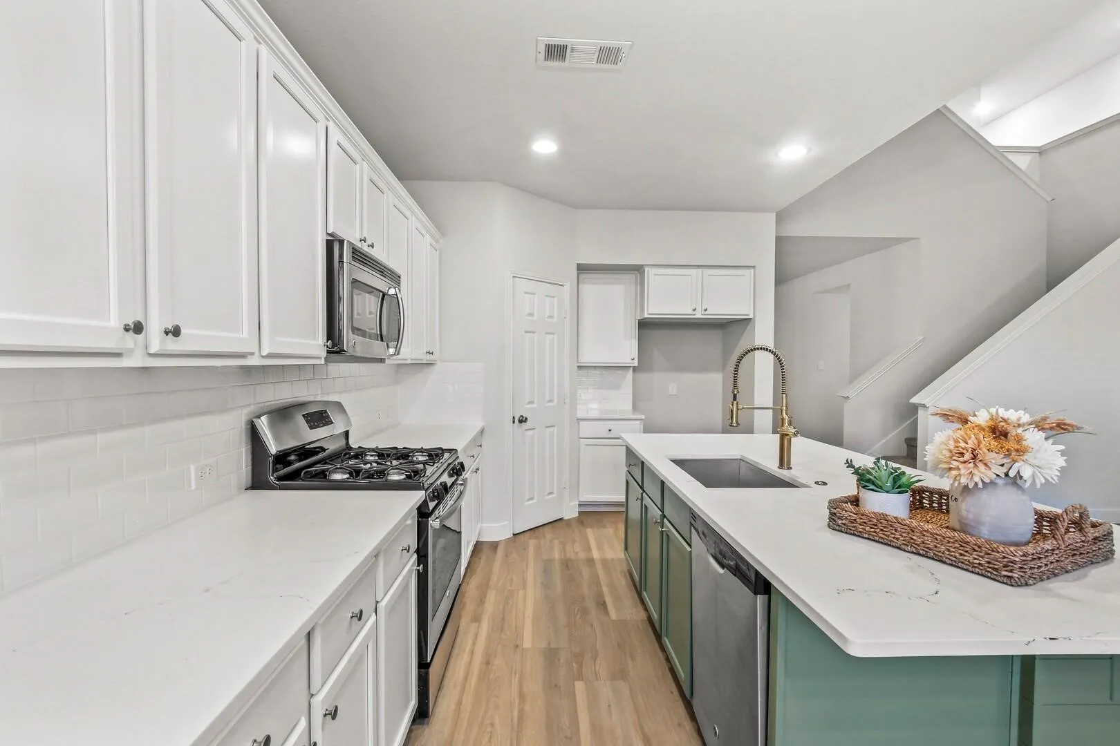 Single Family Residence For Rent in Collin County , 4408 Switchgrass Street, Celina, Texas 75009, 5 Bedroom, 3 Bathroom, 3 Garage spaces, 3,128 Sqft, built in 2015, mls#21354853, Real Estate Agent in Celina, Homes For Rent in Collin county, Homes For Rent in Celina, Realtor in Celina Texas, Real Estate Brokerage Independent Realty Texas, Luminita Cordes Realtor