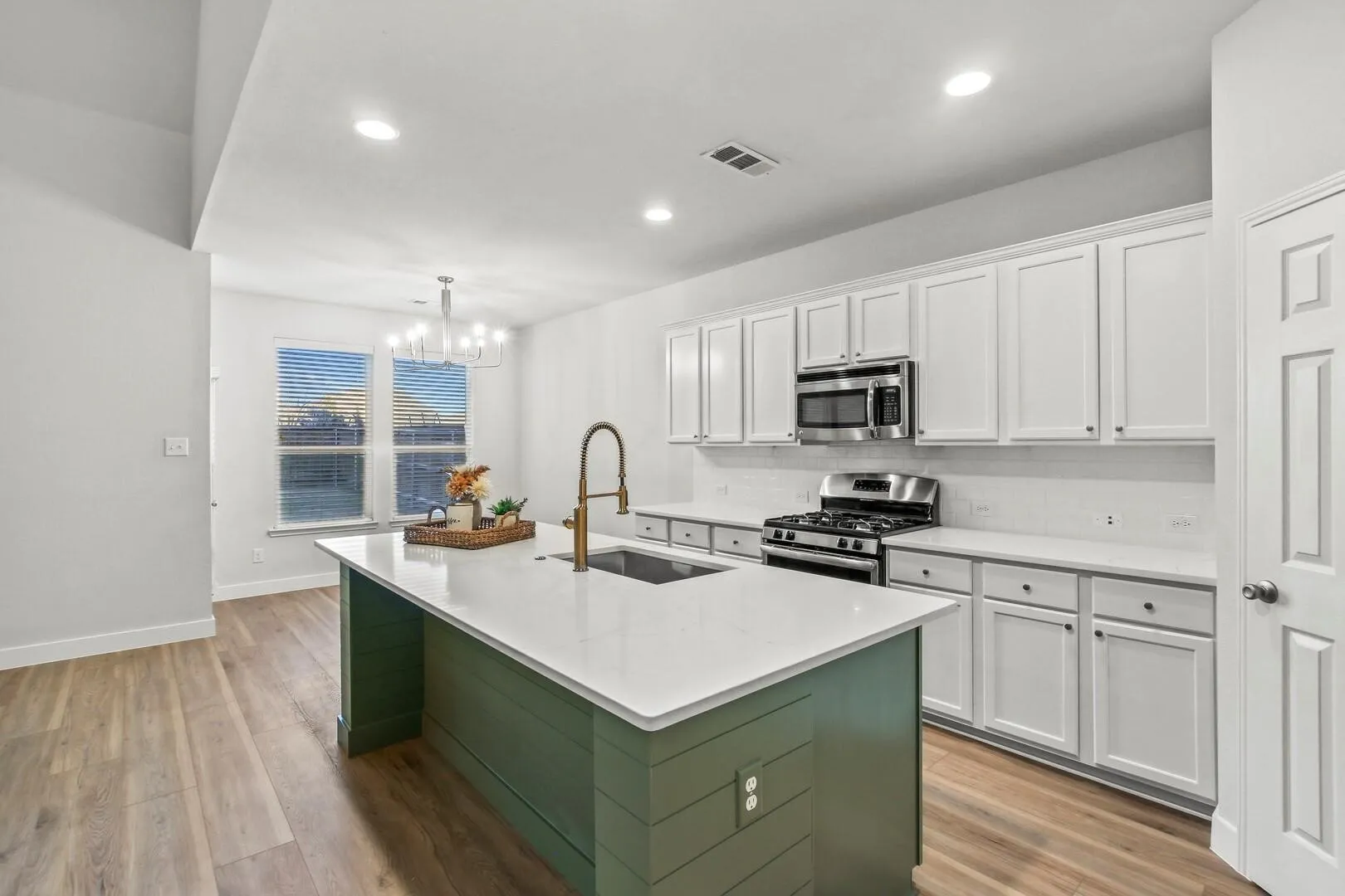 Single Family Residence For Rent in Collin County , 4408 Switchgrass Street, Celina, Texas 75009, 5 Bedroom, 3 Bathroom, 3 Garage spaces, 3,128 Sqft, built in 2015, mls#21354853, Real Estate Agent in Celina, Homes For Rent in Collin county, Homes For Rent in Celina, Realtor in Celina Texas, Real Estate Brokerage Independent Realty Texas, Luminita Cordes Realtor