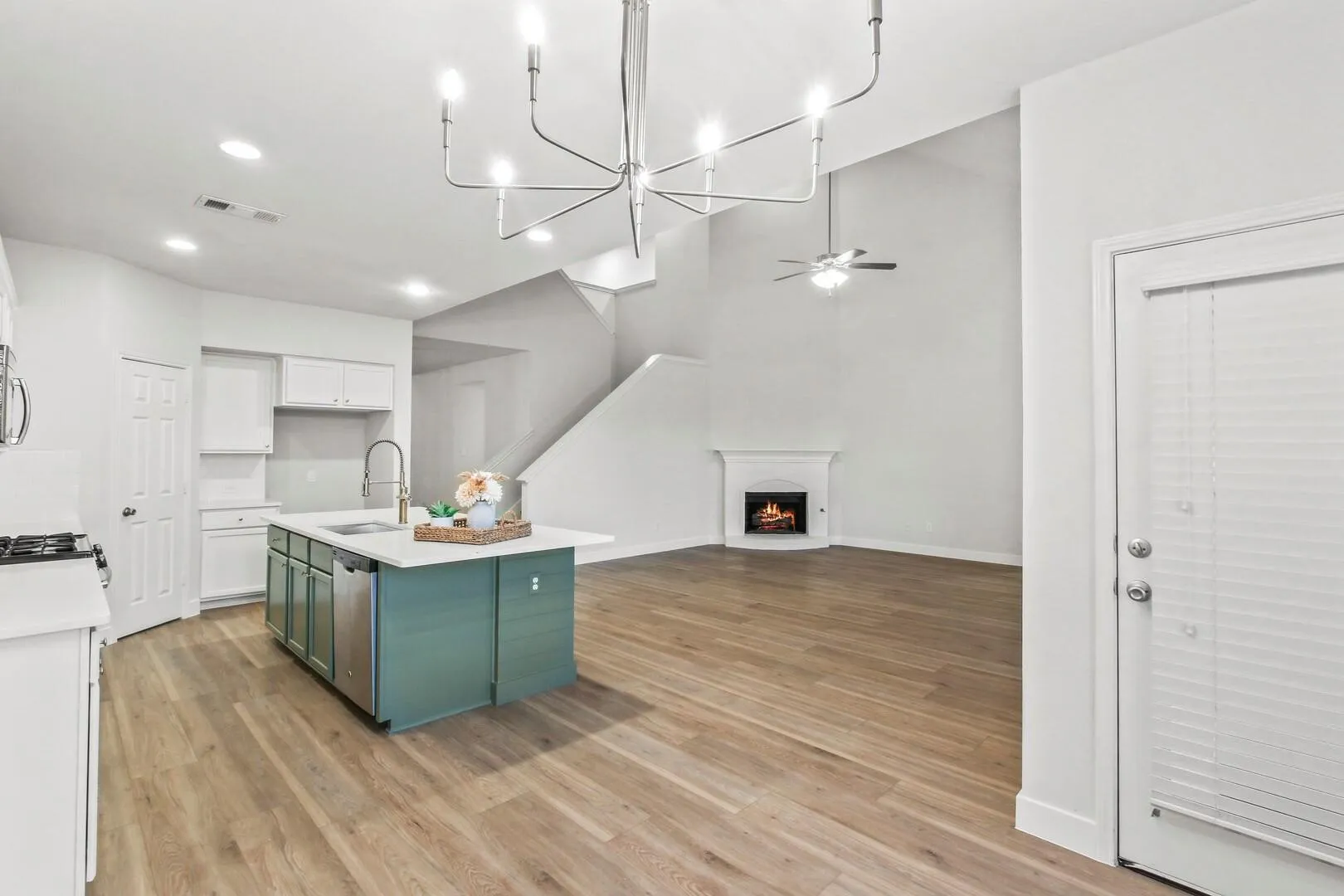 Single Family Residence For Rent in Collin County , 4408 Switchgrass Street, Celina, Texas 75009, 5 Bedroom, 3 Bathroom, 3 Garage spaces, 3,128 Sqft, built in 2015, mls#21354853, Real Estate Agent in Celina, Homes For Rent in Collin county, Homes For Rent in Celina, Realtor in Celina Texas, Real Estate Brokerage Independent Realty Texas, Luminita Cordes Realtor