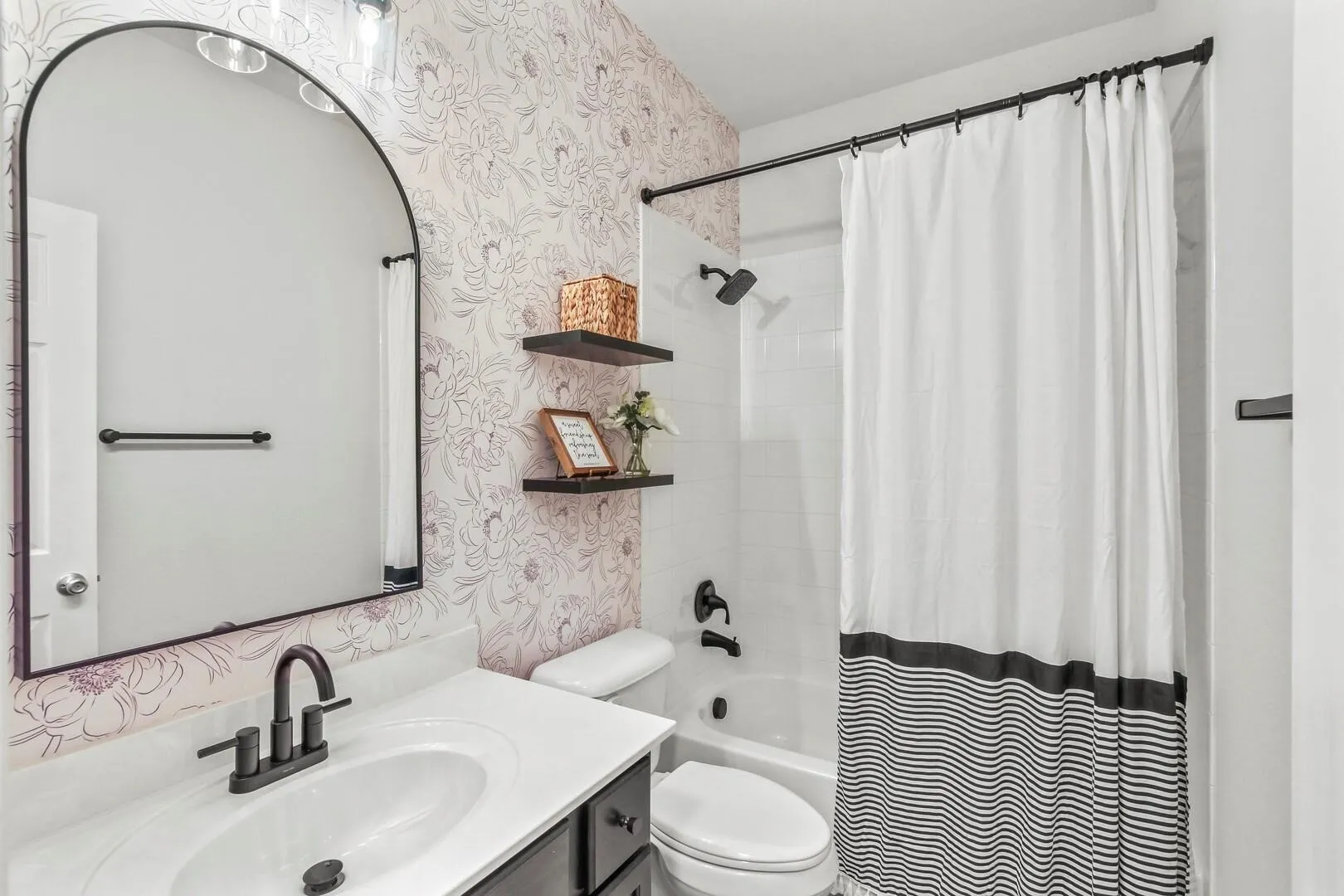 Single Family Residence For Rent in Collin County , 4408 Switchgrass Street, Celina, Texas 75009, 5 Bedroom, 3 Bathroom, 3 Garage spaces, 3,128 Sqft, built in 2015, mls#21354853, Real Estate Agent in Celina, Homes For Rent in Collin county, Homes For Rent in Celina, Realtor in Celina Texas, Real Estate Brokerage Independent Realty Texas, Luminita Cordes Realtor