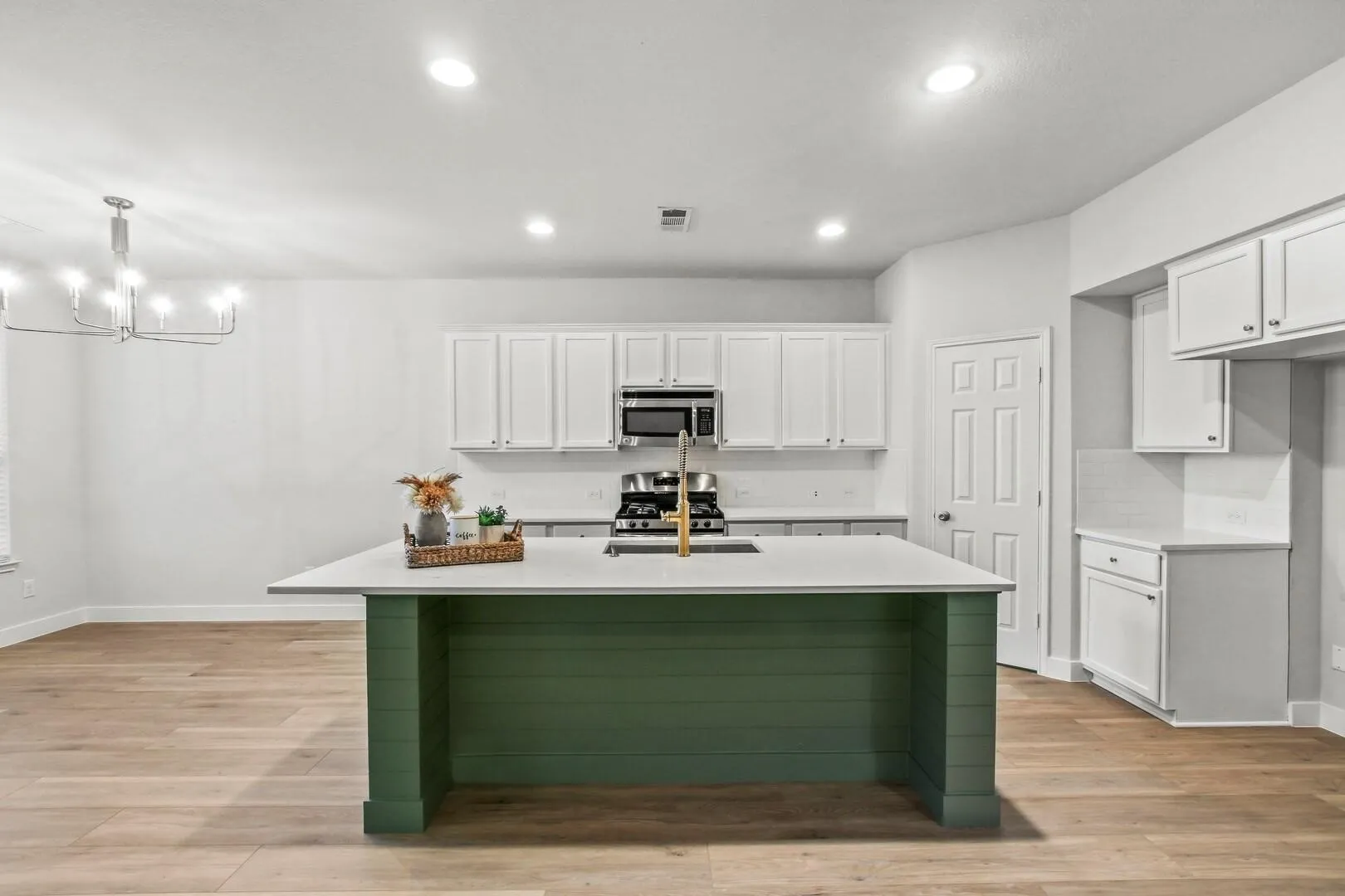 Single Family Residence For Rent in Collin County , 4408 Switchgrass Street, Celina, Texas 75009, 5 Bedroom, 3 Bathroom, 3 Garage spaces, 3,128 Sqft, built in 2015, mls#21354853, Real Estate Agent in Celina, Homes For Rent in Collin county, Homes For Rent in Celina, Realtor in Celina Texas, Real Estate Brokerage Independent Realty Texas, Luminita Cordes Realtor