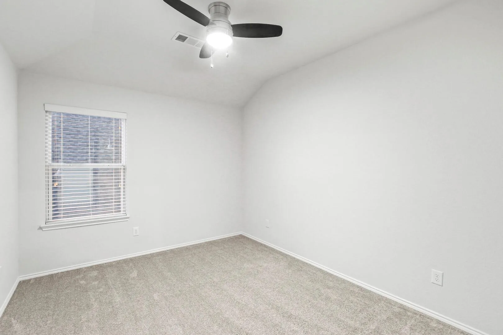 Single Family Residence For Rent in Collin County , 4408 Switchgrass Street, Celina, Texas 75009, 5 Bedroom, 3 Bathroom, 3 Garage spaces, 3,128 Sqft, built in 2015, mls#21354853, Real Estate Agent in Celina, Homes For Rent in Collin county, Homes For Rent in Celina, Realtor in Celina Texas, Real Estate Brokerage Independent Realty Texas, Luminita Cordes Realtor