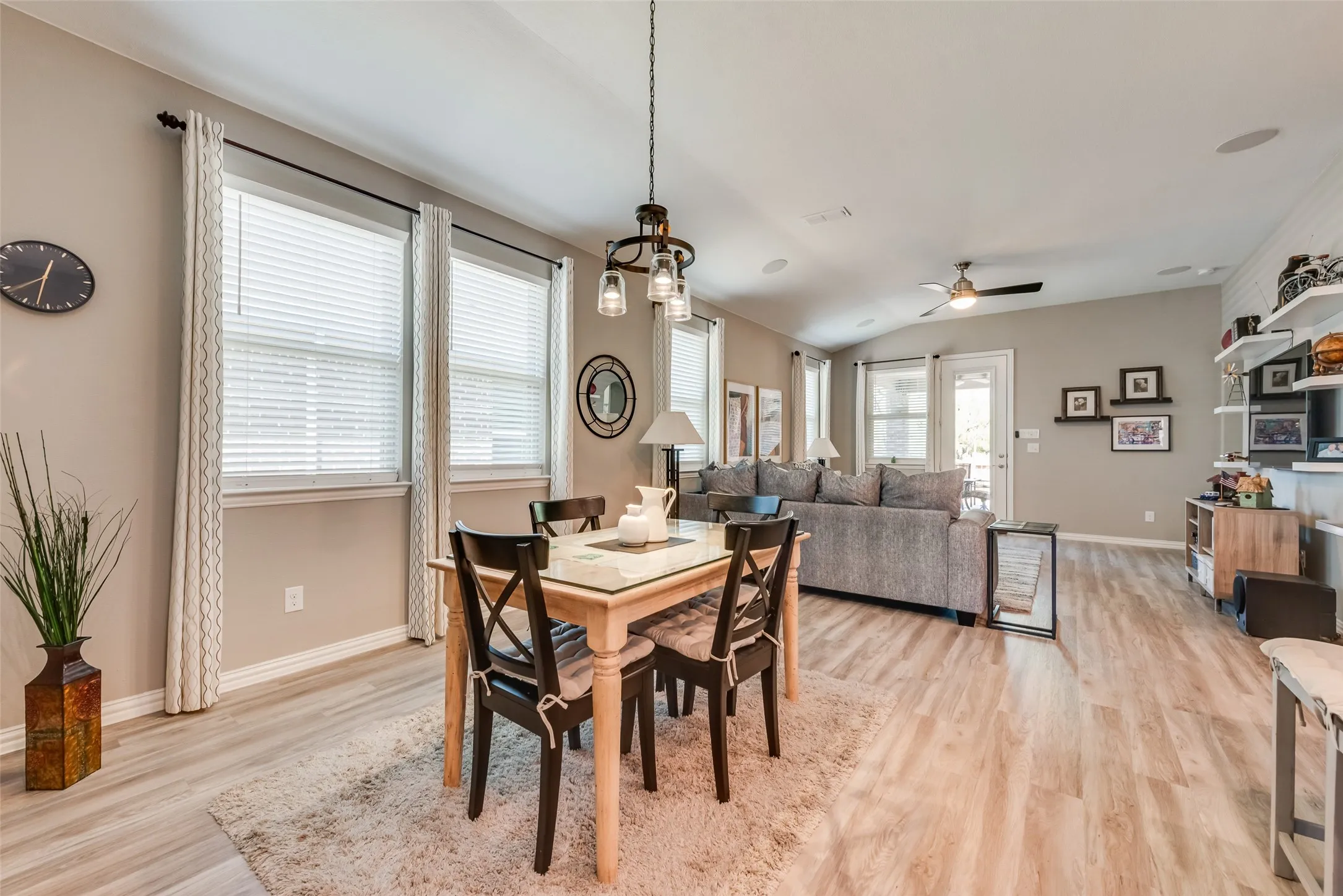 Single Family Residence For Rent in Dallas County , 1919 Livingston Road, Irving, Texas 75062, 3 Bedroom, 2 Bathroom, 2 Garage spaces, 1,588 Sqft, built in 2018, mls#21365719, Real Estate Agent in Irving, Homes For Rent in Dallas county, Homes For Rent in Irving, Realtor in Irving Texas, Real Estate Brokerage Independent Realty Texas, Luminita Cordes Realtor