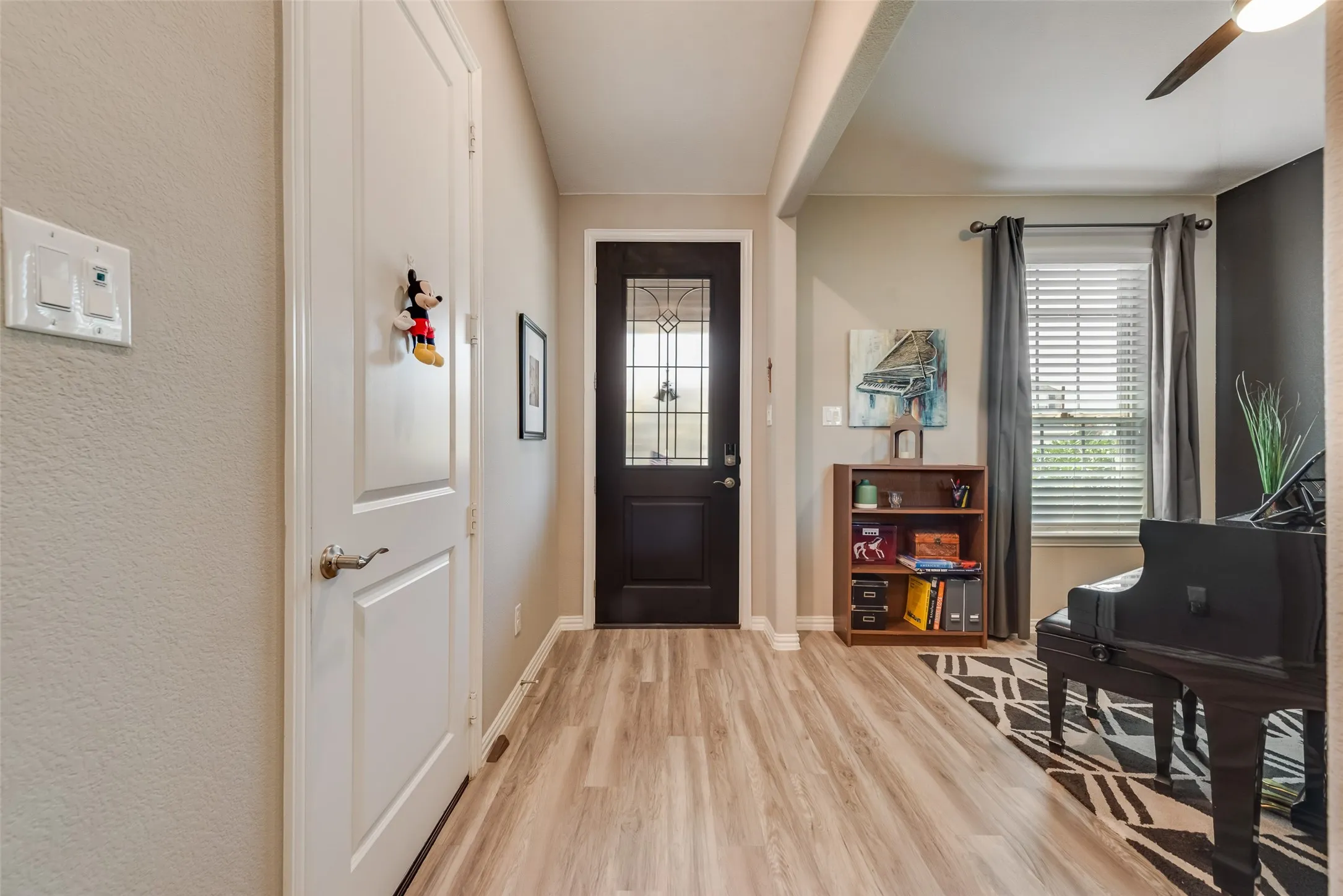 Single Family Residence For Rent in Dallas County , 1919 Livingston Road, Irving, Texas 75062, 3 Bedroom, 2 Bathroom, 2 Garage spaces, 1,588 Sqft, built in 2018, mls#21365719, Real Estate Agent in Irving, Homes For Rent in Dallas county, Homes For Rent in Irving, Realtor in Irving Texas, Real Estate Brokerage Independent Realty Texas, Luminita Cordes Realtor