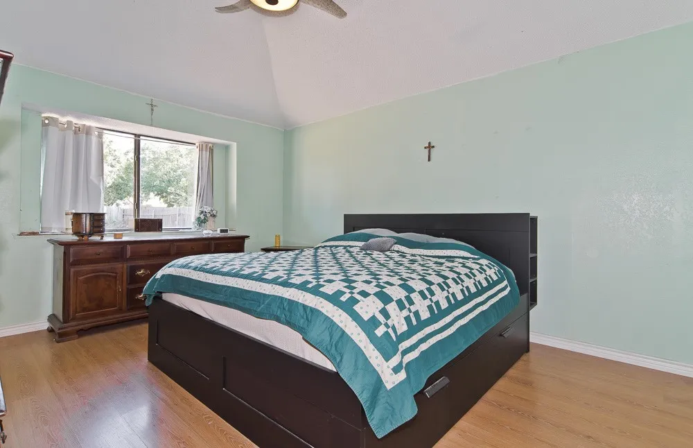 Single Family Residence For Sale in Tarrant County , 6545 Meadowlark Lane E, Watauga, Texas 76148, 3 Bedroom, 2 Bathroom, 2 Garage spaces, 1,361 Sqft, built in 1986, mls#21366353, Real Estate Agent in Watauga, Homes For Sale in Tarrant county, Homes For Sale in Watauga, Realtor in Watauga Texas, Real Estate Brokerage Independent Realty Texas, Luminita Cordes Realtor
