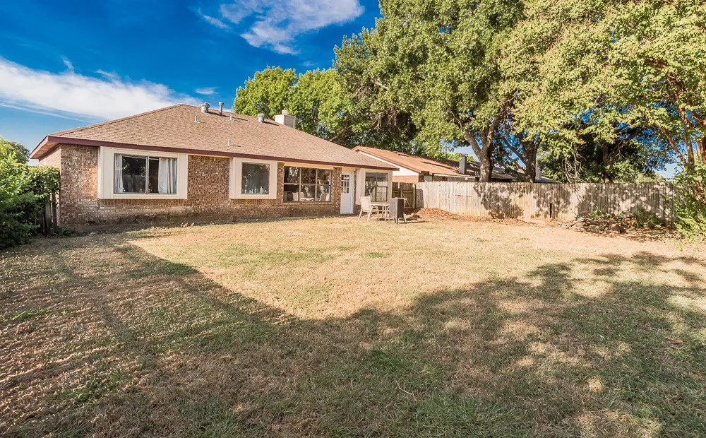 Single Family Residence For Sale in Tarrant County , 6545 Meadowlark Lane E, Watauga, Texas 76148, 3 Bedroom, 2 Bathroom, 2 Garage spaces, 1,361 Sqft, built in 1986, mls#21366353, Real Estate Agent in Watauga, Homes For Sale in Tarrant county, Homes For Sale in Watauga, Realtor in Watauga Texas, Real Estate Brokerage Independent Realty Texas, Luminita Cordes Realtor