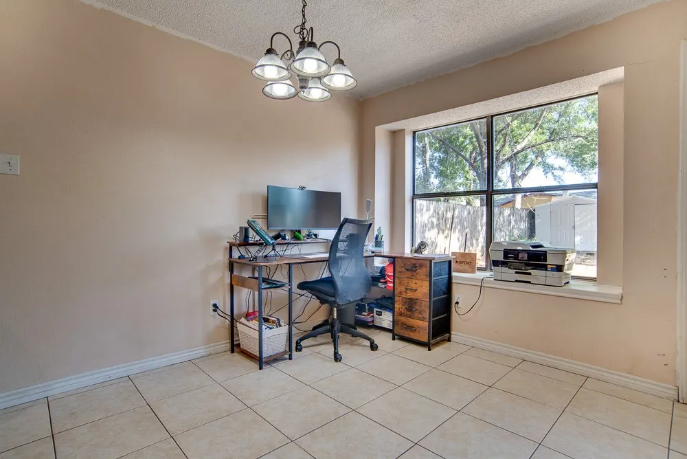 Single Family Residence For Sale in Tarrant County , 6545 Meadowlark Lane E, Watauga, Texas 76148, 3 Bedroom, 2 Bathroom, 2 Garage spaces, 1,361 Sqft, built in 1986, mls#21366353, Real Estate Agent in Watauga, Homes For Sale in Tarrant county, Homes For Sale in Watauga, Realtor in Watauga Texas, Real Estate Brokerage Independent Realty Texas, Luminita Cordes Realtor