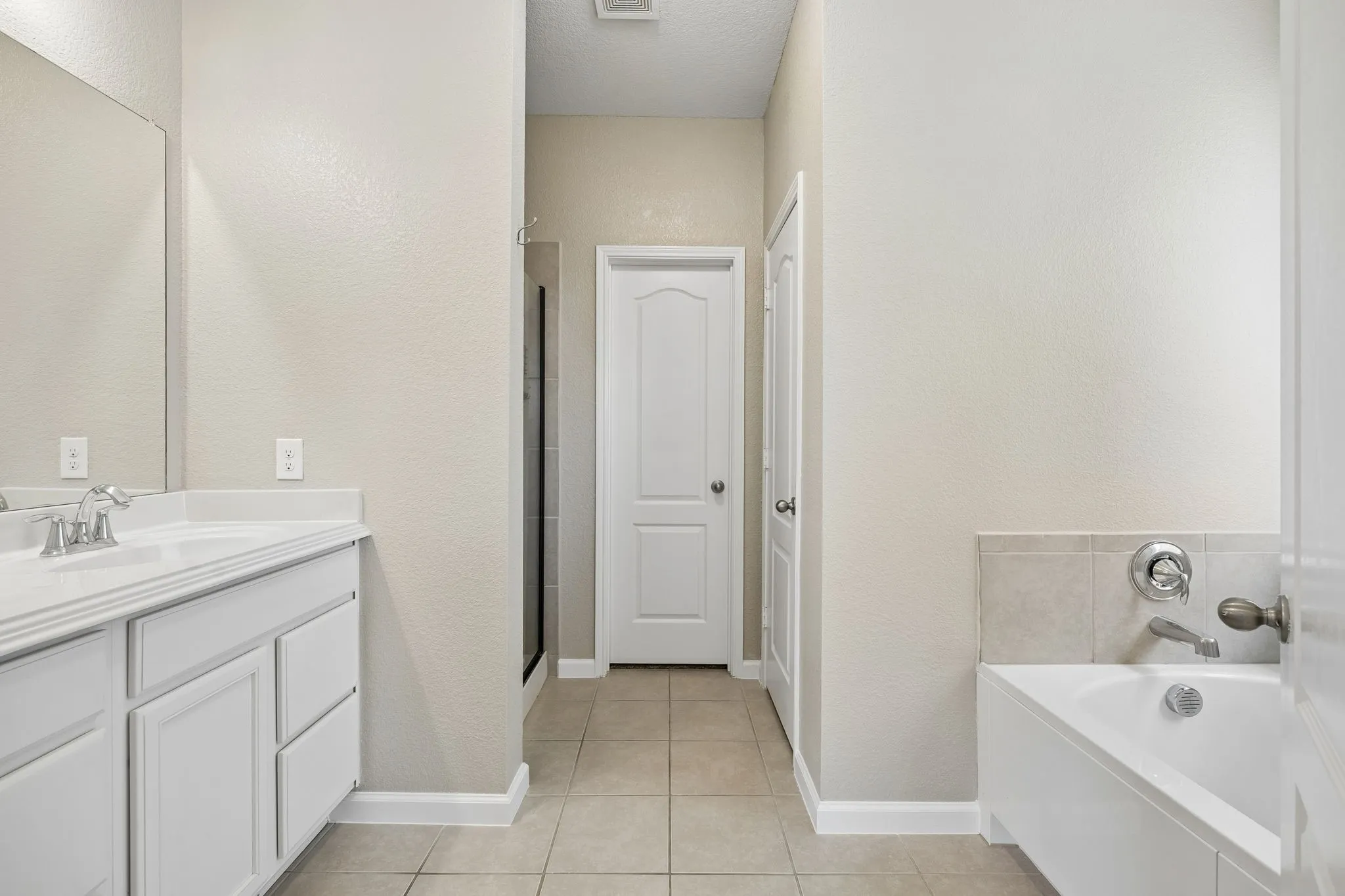 Single Family Residence For Rent in Denton County , 1605 Ridge Creek Lane, Aubrey, Texas 76227, 4 Bedroom, 3 Bathroom, 2 Garage spaces, 1,851 Sqft, built in 2016, mls#21365479, Real Estate Agent in Aubrey, Homes For Rent in Denton county, Homes For Rent in Aubrey, Realtor in Aubrey Texas, Real Estate Brokerage Independent Realty Texas, Luminita Cordes Realtor