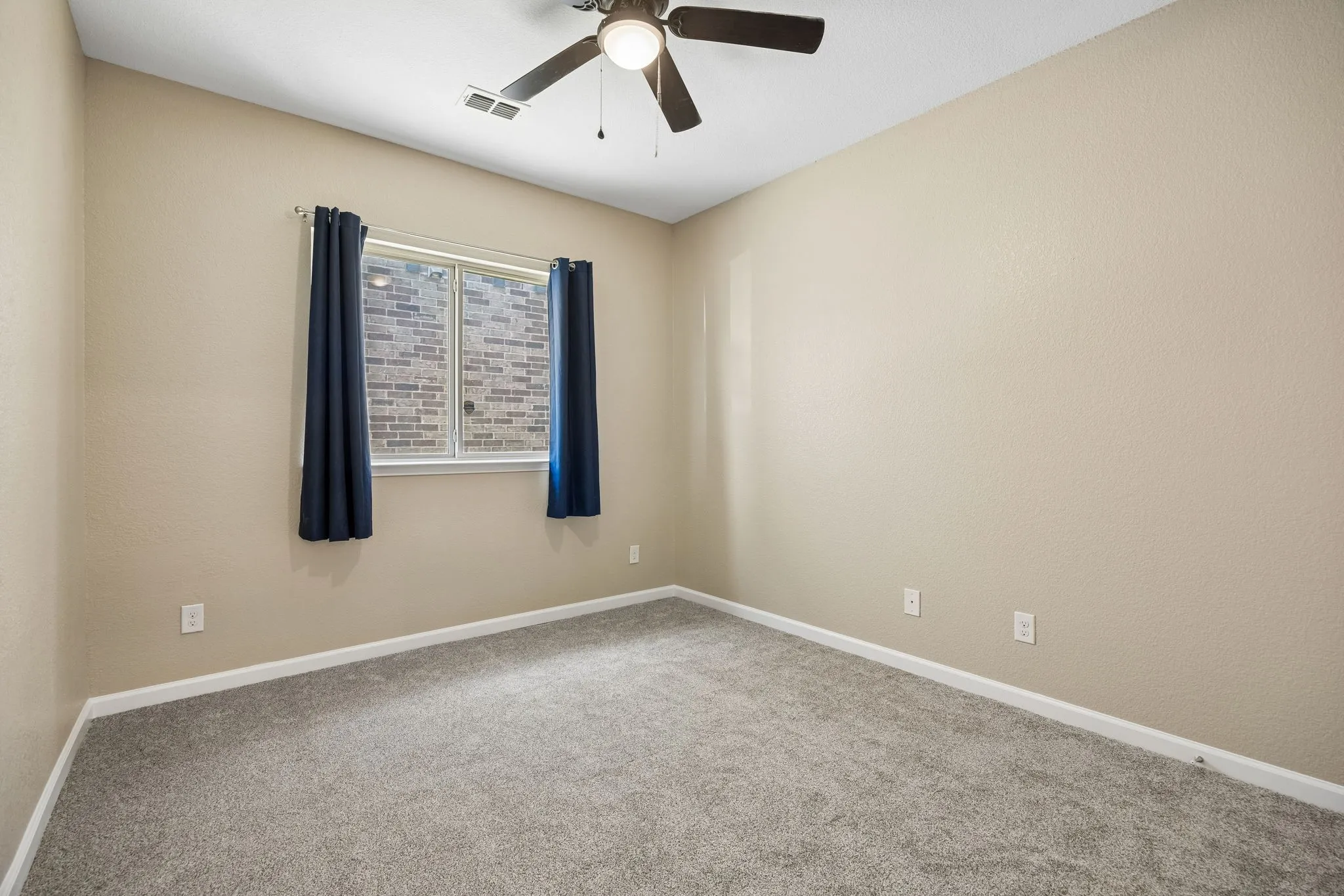 Single Family Residence For Rent in Denton County , 1605 Ridge Creek Lane, Aubrey, Texas 76227, 4 Bedroom, 3 Bathroom, 2 Garage spaces, 1,851 Sqft, built in 2016, mls#21365479, Real Estate Agent in Aubrey, Homes For Rent in Denton county, Homes For Rent in Aubrey, Realtor in Aubrey Texas, Real Estate Brokerage Independent Realty Texas, Luminita Cordes Realtor