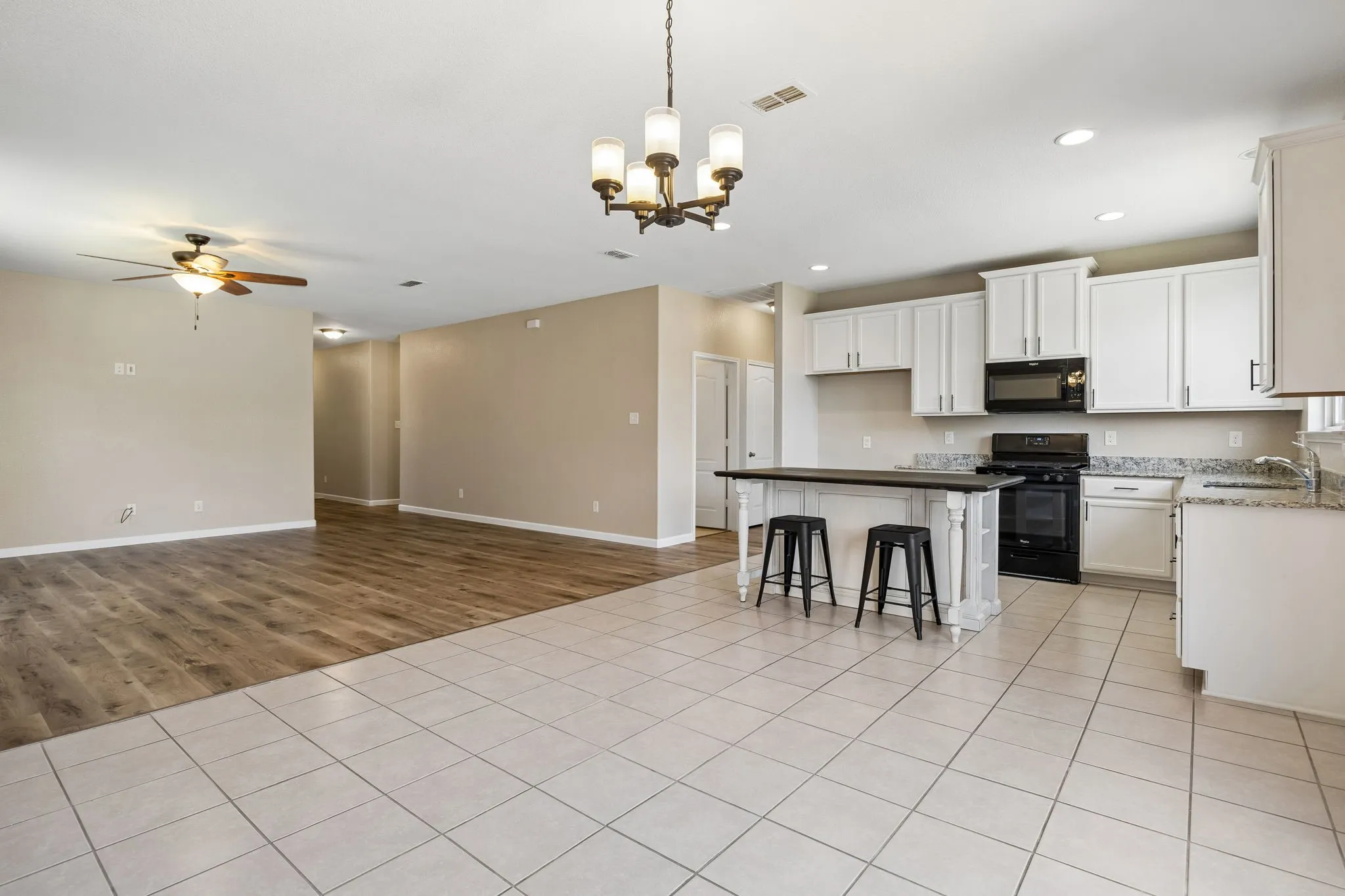 Single Family Residence For Rent in Denton County , 1605 Ridge Creek Lane, Aubrey, Texas 76227, 4 Bedroom, 3 Bathroom, 2 Garage spaces, 1,851 Sqft, built in 2016, mls#21365479, Real Estate Agent in Aubrey, Homes For Rent in Denton county, Homes For Rent in Aubrey, Realtor in Aubrey Texas, Real Estate Brokerage Independent Realty Texas, Luminita Cordes Realtor