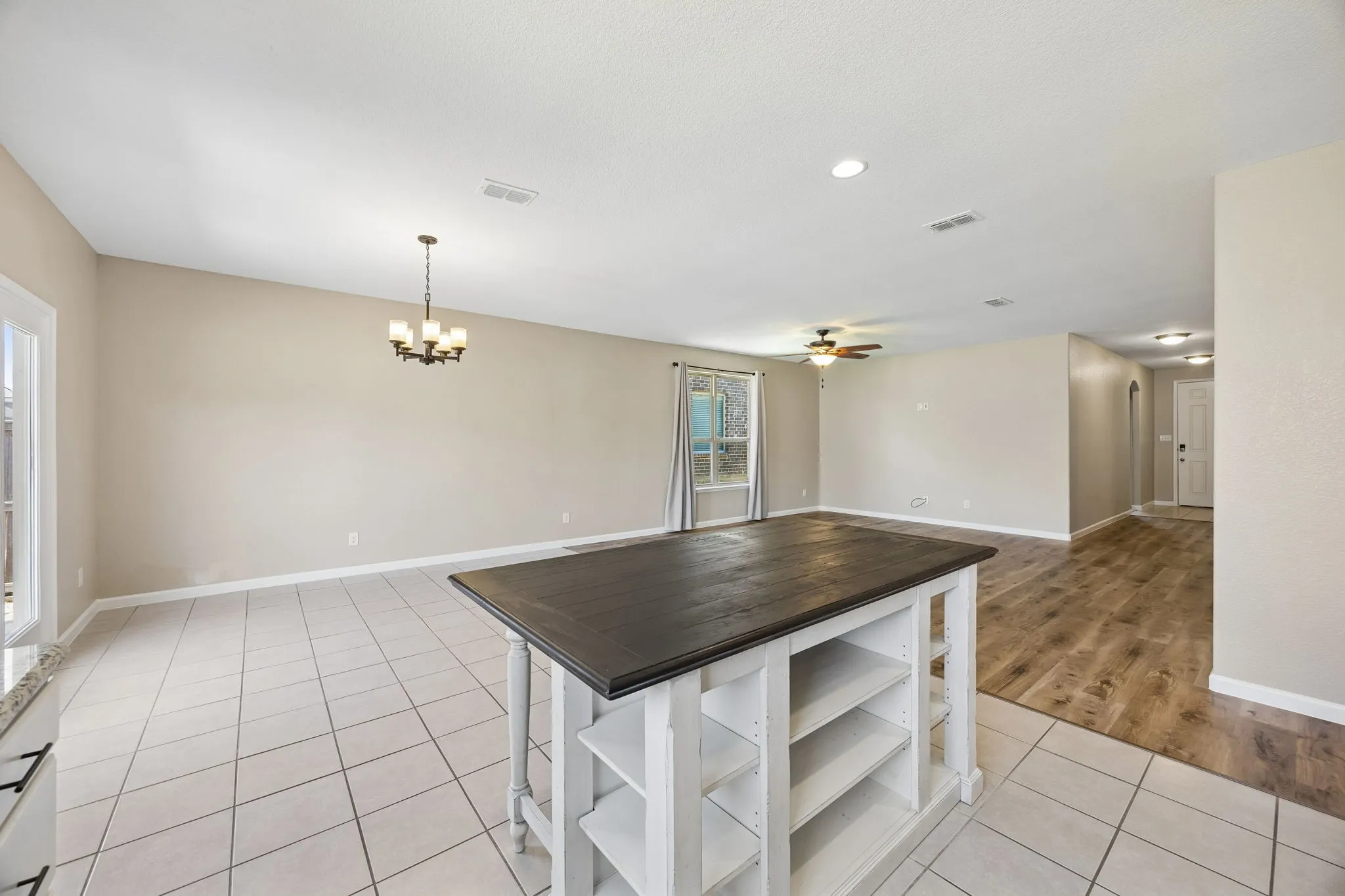 Single Family Residence For Rent in Denton County , 1605 Ridge Creek Lane, Aubrey, Texas 76227, 4 Bedroom, 3 Bathroom, 2 Garage spaces, 1,851 Sqft, built in 2016, mls#21365479, Real Estate Agent in Aubrey, Homes For Rent in Denton county, Homes For Rent in Aubrey, Realtor in Aubrey Texas, Real Estate Brokerage Independent Realty Texas, Luminita Cordes Realtor