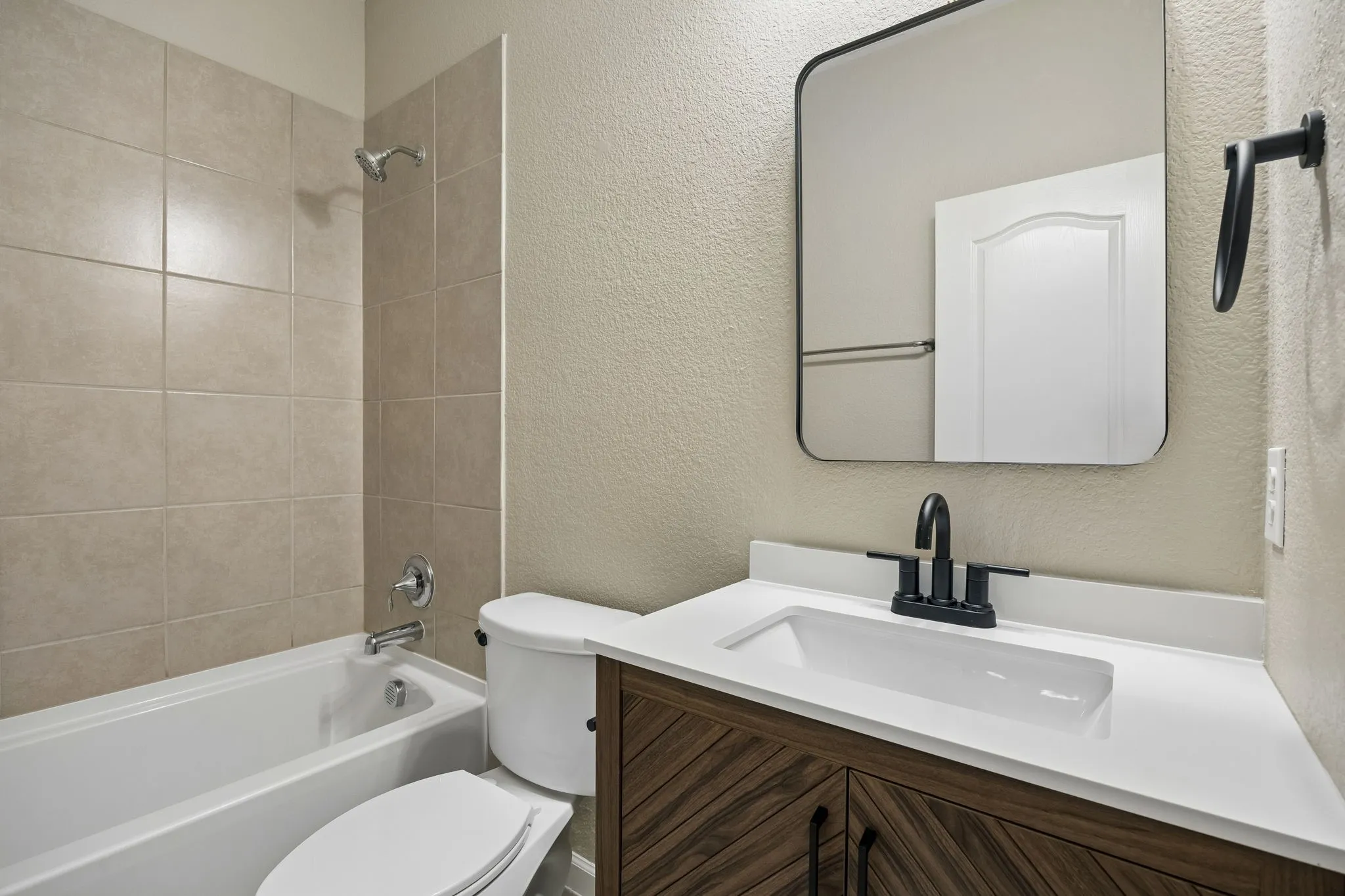 Single Family Residence For Rent in Denton County , 1605 Ridge Creek Lane, Aubrey, Texas 76227, 4 Bedroom, 3 Bathroom, 2 Garage spaces, 1,851 Sqft, built in 2016, mls#21365479, Real Estate Agent in Aubrey, Homes For Rent in Denton county, Homes For Rent in Aubrey, Realtor in Aubrey Texas, Real Estate Brokerage Independent Realty Texas, Luminita Cordes Realtor