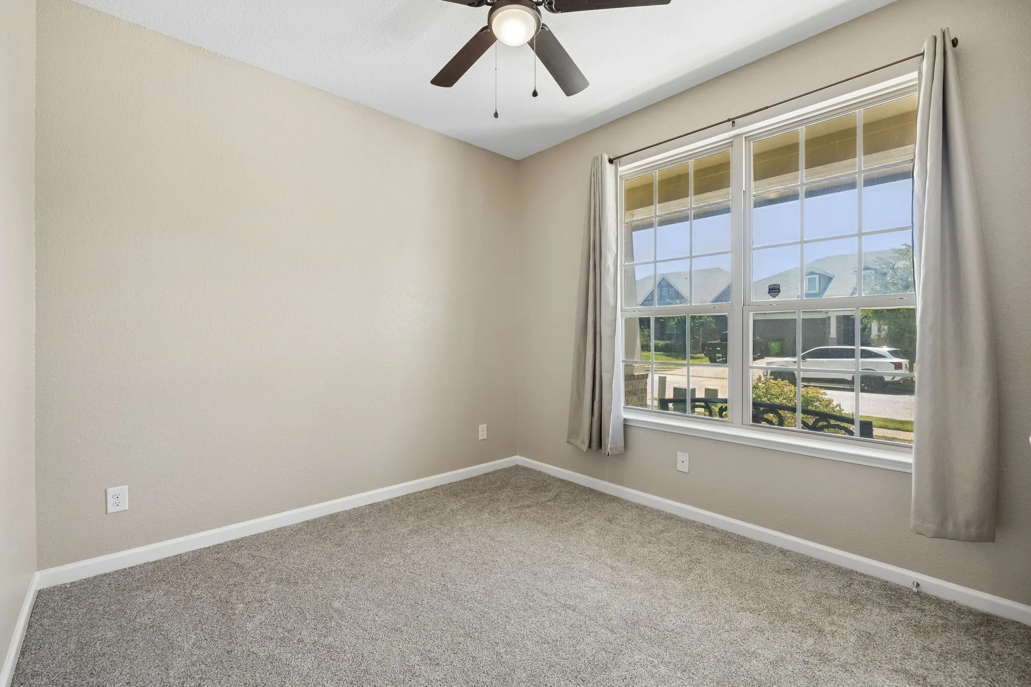 Single Family Residence For Rent in Denton County , 1605 Ridge Creek Lane, Aubrey, Texas 76227, 4 Bedroom, 3 Bathroom, 2 Garage spaces, 1,851 Sqft, built in 2016, mls#21365479, Real Estate Agent in Aubrey, Homes For Rent in Denton county, Homes For Rent in Aubrey, Realtor in Aubrey Texas, Real Estate Brokerage Independent Realty Texas, Luminita Cordes Realtor