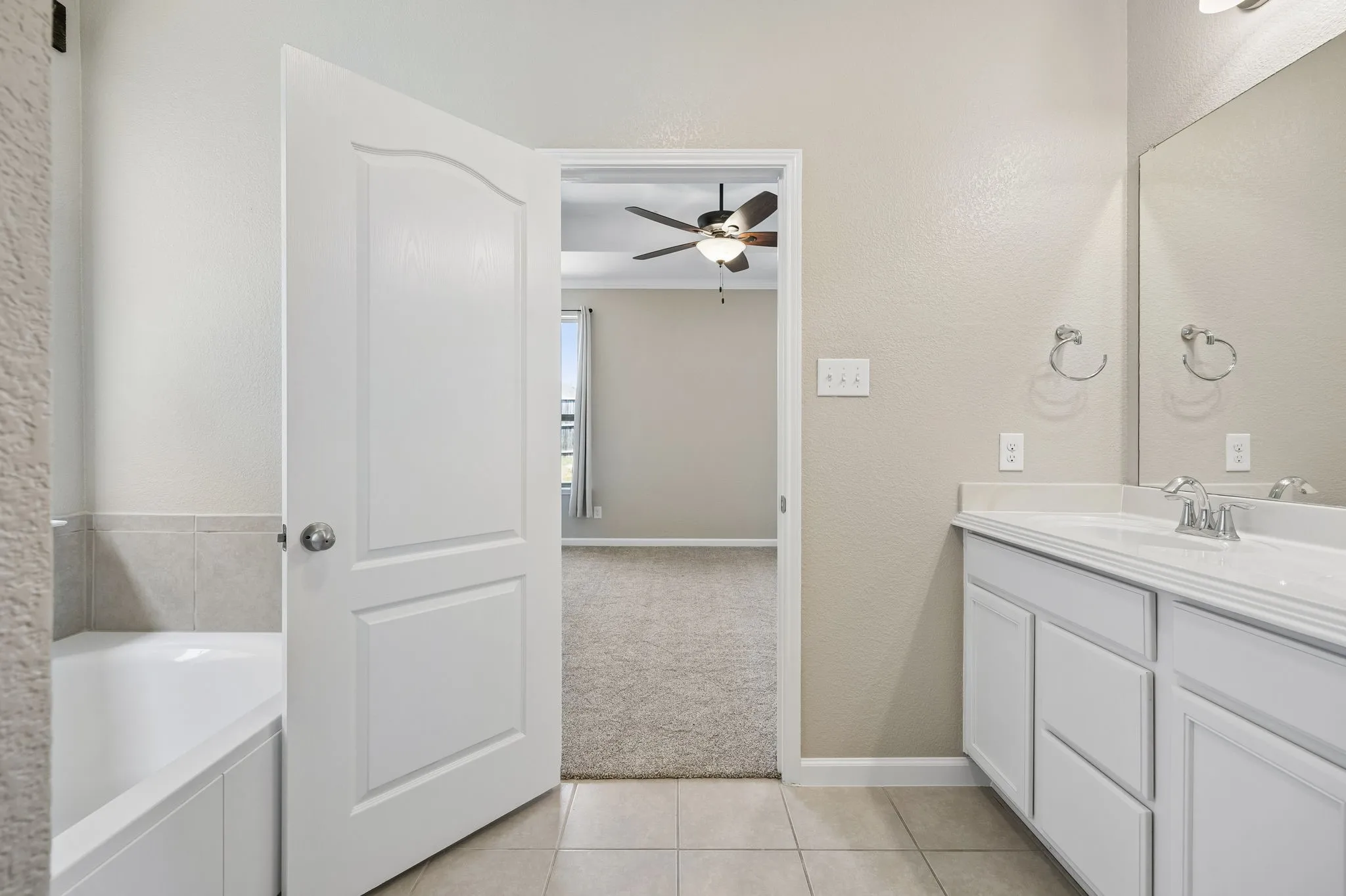 Single Family Residence For Rent in Denton County , 1605 Ridge Creek Lane, Aubrey, Texas 76227, 4 Bedroom, 3 Bathroom, 2 Garage spaces, 1,851 Sqft, built in 2016, mls#21365479, Real Estate Agent in Aubrey, Homes For Rent in Denton county, Homes For Rent in Aubrey, Realtor in Aubrey Texas, Real Estate Brokerage Independent Realty Texas, Luminita Cordes Realtor