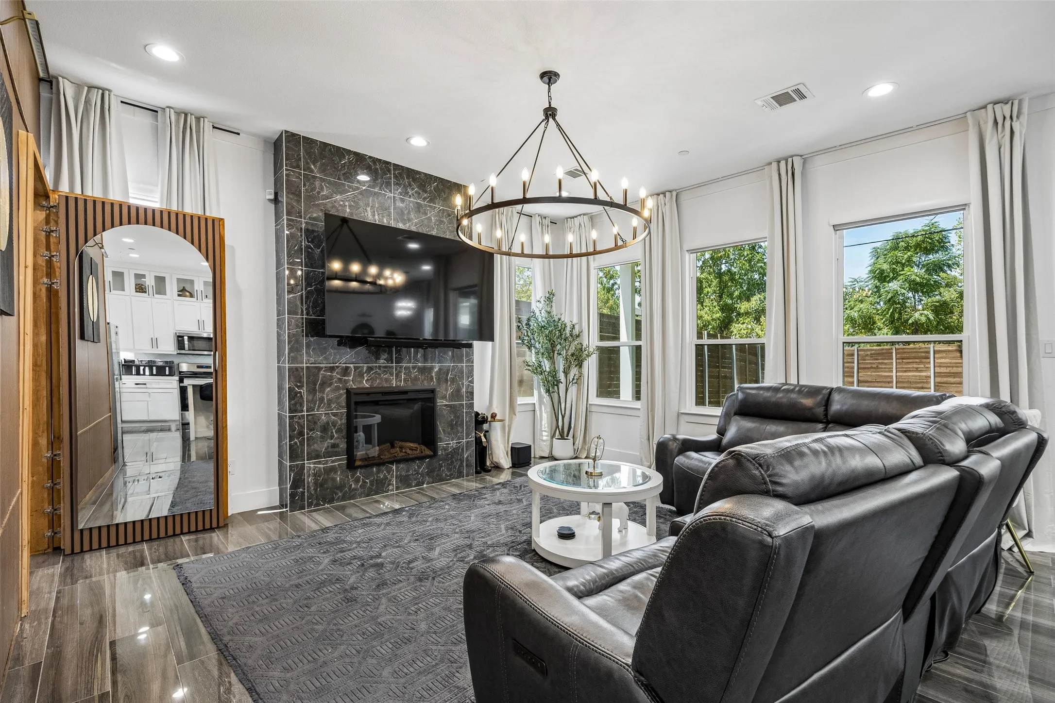 Single Family Residence For Rent in Dallas County , 1955 Leath Street, Dallas, Texas 75212, 4 Bedroom, 3 Bathroom, 2 Garage spaces, 2,614 Sqft, built in 2022, mls#21361980, Real Estate Agent in Dallas, Homes For Rent in Dallas county, Homes For Rent in Dallas, Realtor in Dallas Texas, Real Estate Brokerage Independent Realty Texas, Luminita Cordes Realtor